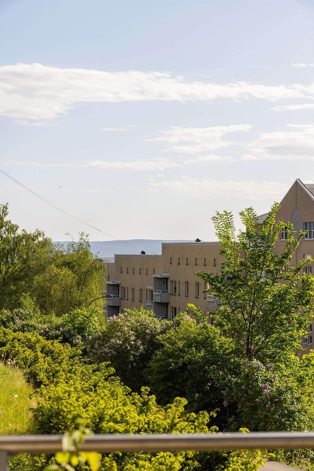 Her får du solen fra ca. 14:30 - 20:30 på sommerstid. Galleribilde