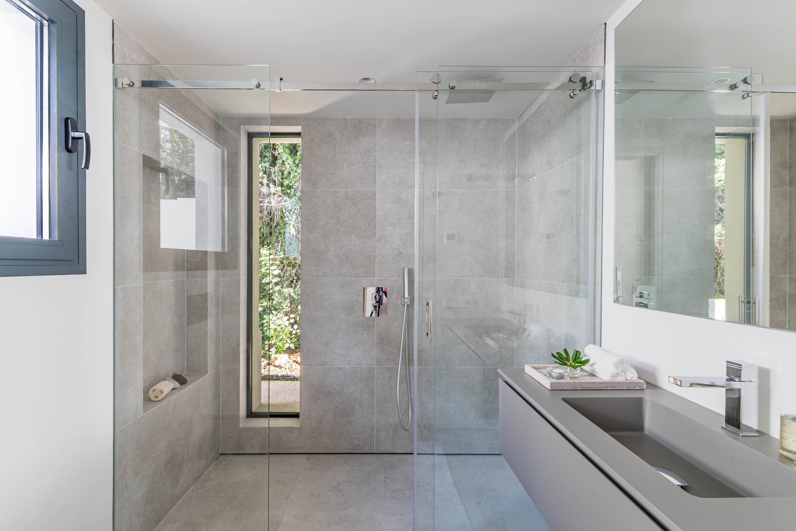 Bad tilhørende soverom nummer en. Galleribilde