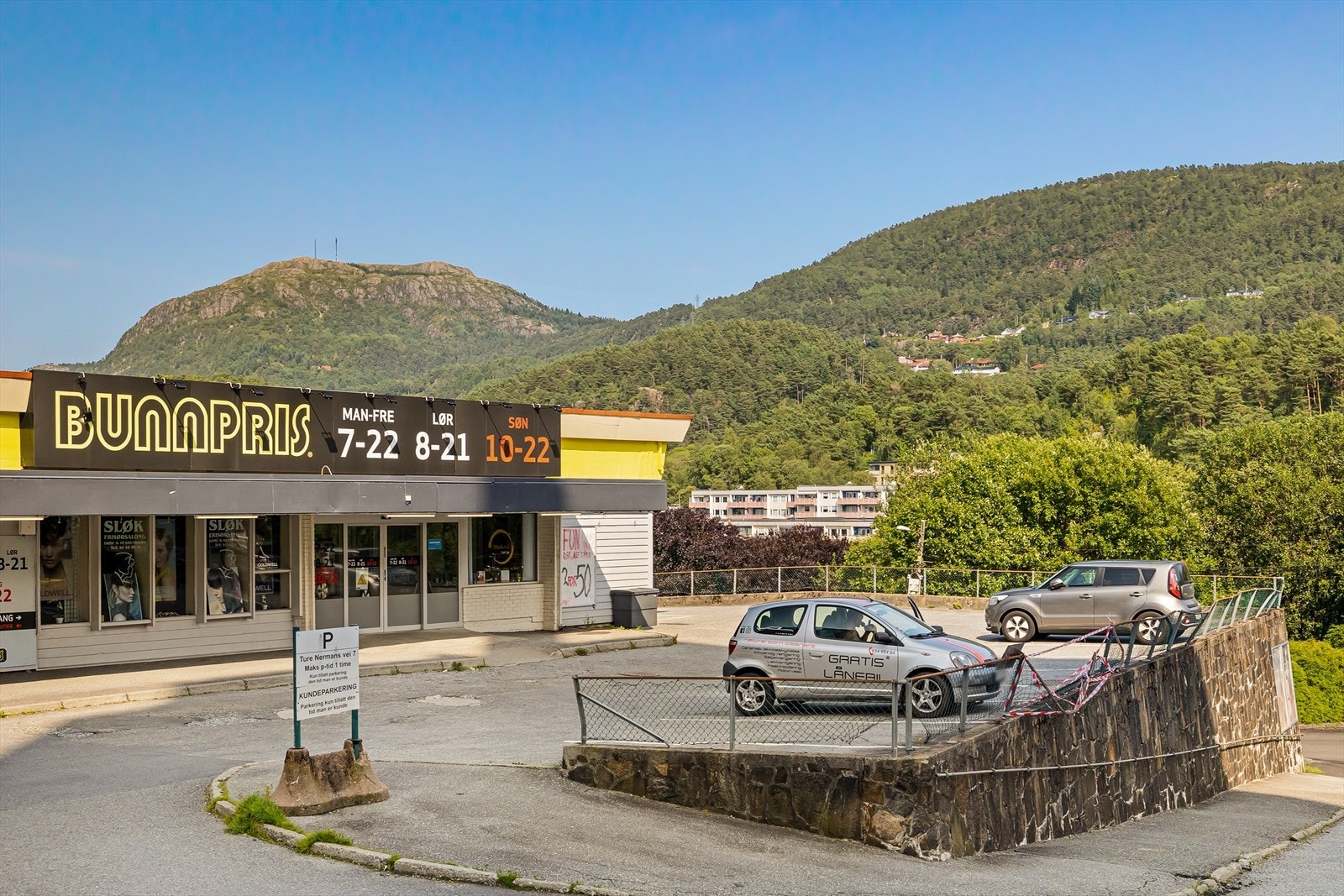 Bunnpris med søndagsåpent ligger kun 2 minutter unna med bil. Galleribilde