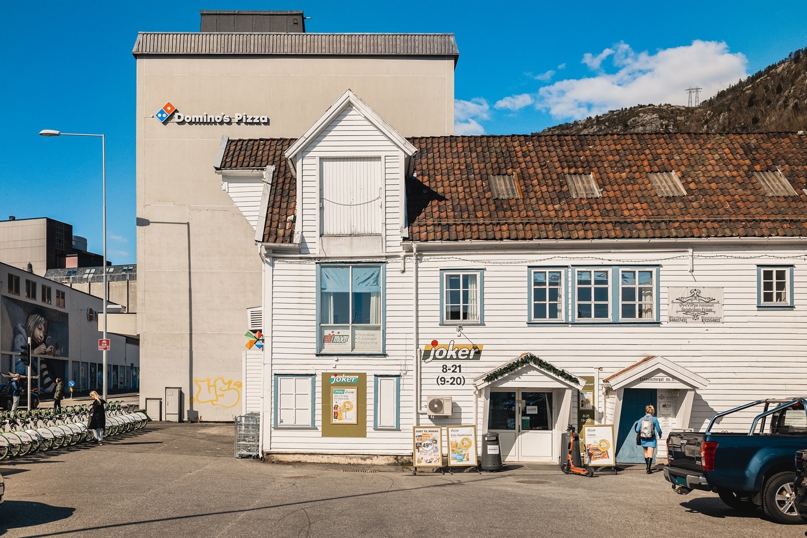 Umiddelbar nærhet til dagligvarebutikken Joker (søndagsåpent), busstopp og sykkelsti Galleribilde