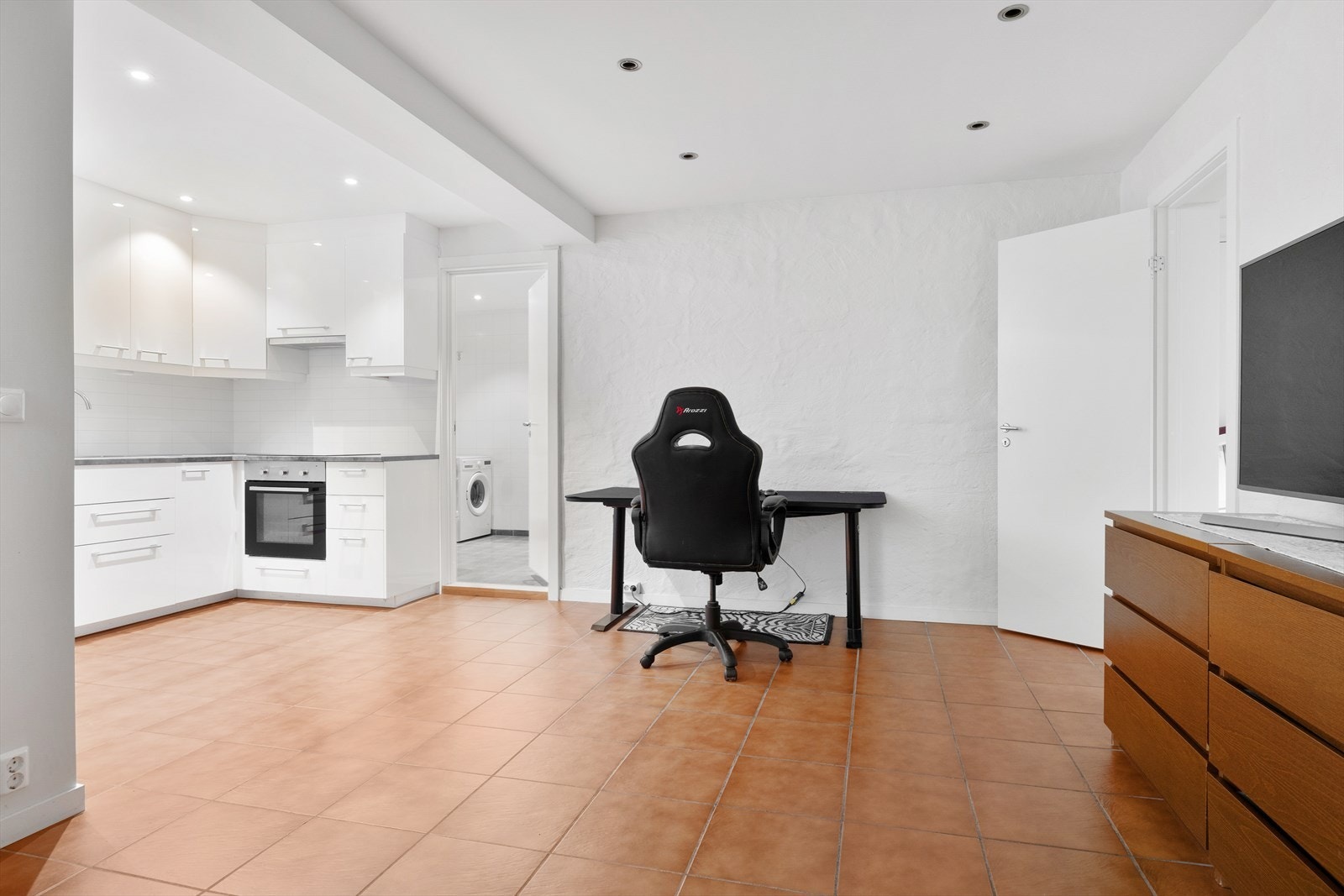 Opplegg til vaskemaskin på badet i hybelen Galleribilde