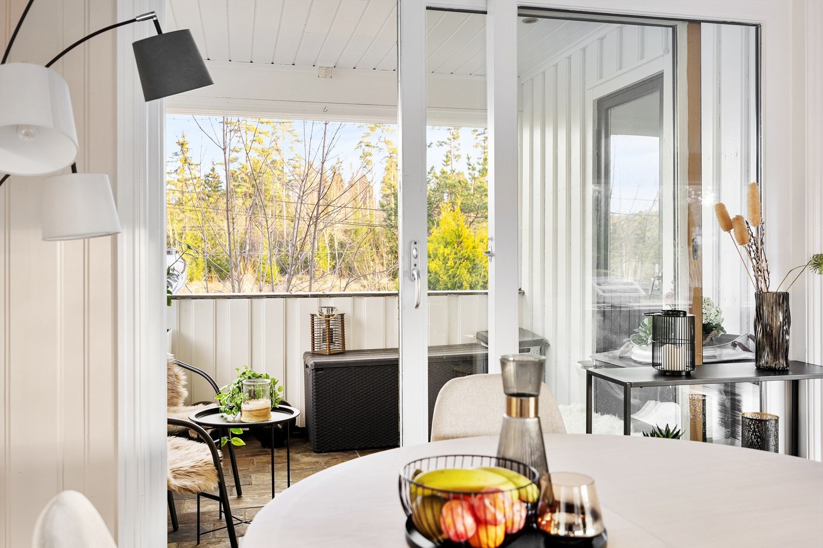 Luftebalkong med utgang fra spisestue Galleribilde