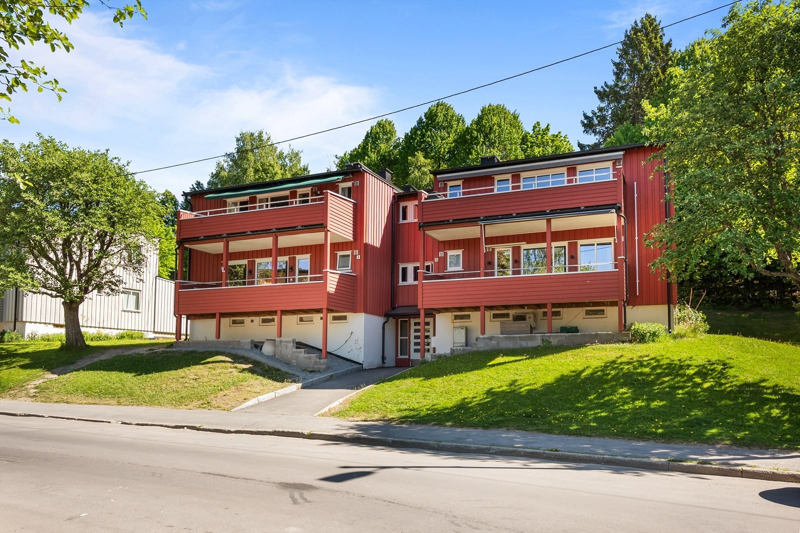 Her bor du sentralt på Manglerud med kort vei til barnehage, skole, daligvare, senter m.m Galleribilde