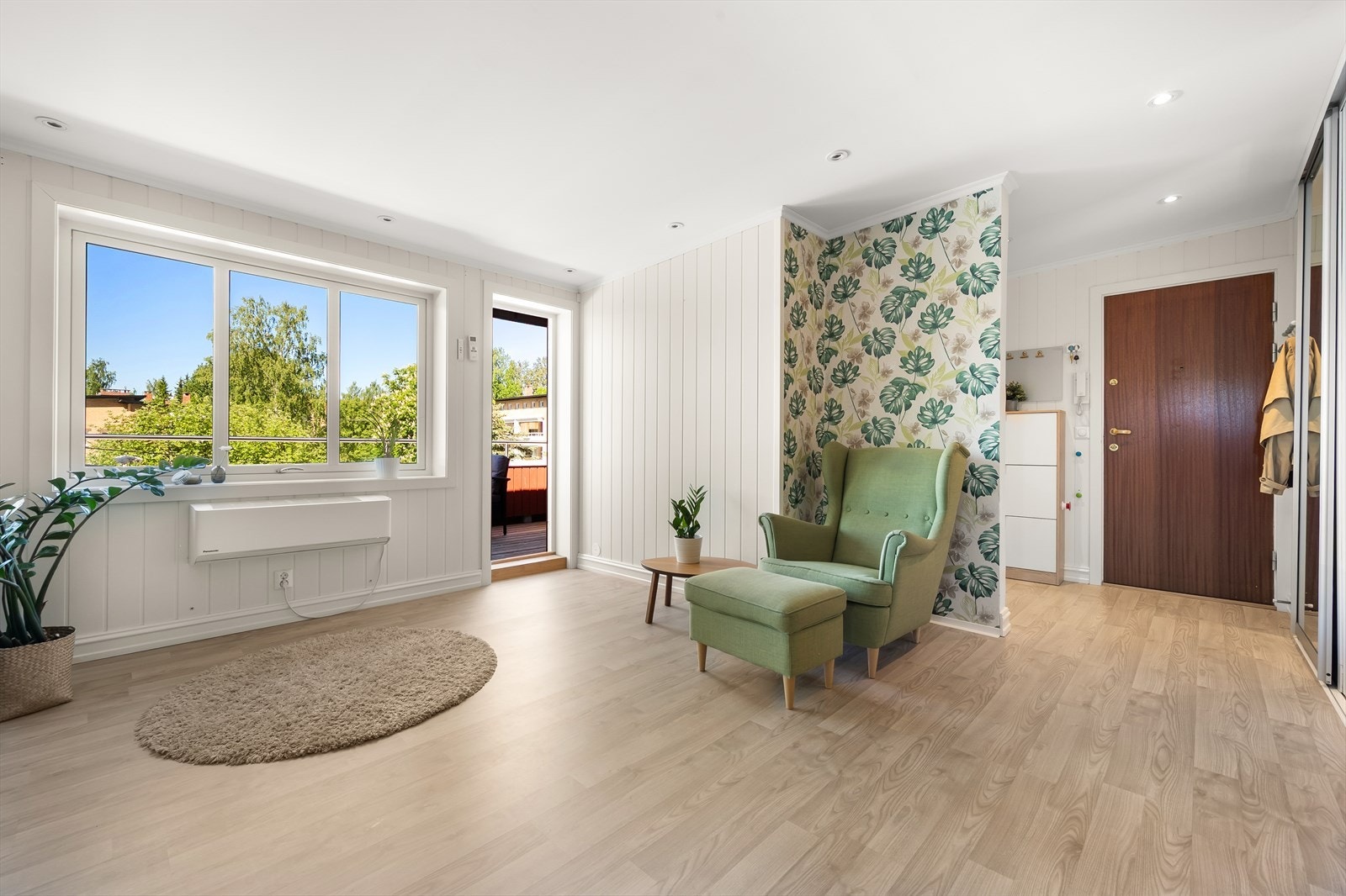 Fra stuen er det utgang til vestvendt balkong på 13 m² Galleribilde