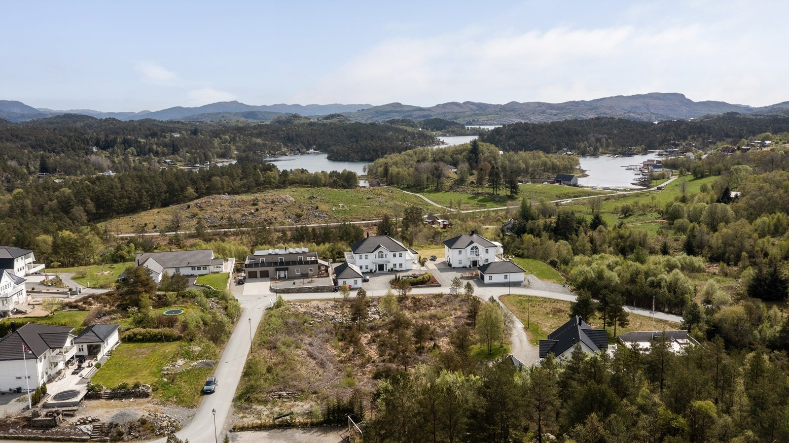 Ved Ålfjorden vil det også være mulighet for leie av båtplass - kontakt eiendomsmegler for mer informasjon om dette Galleribilde