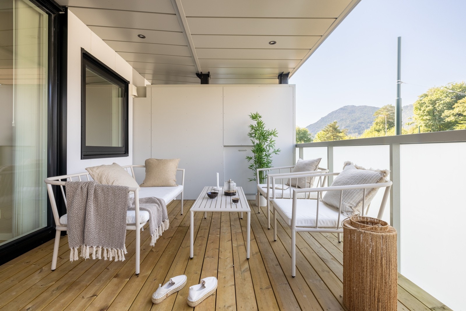 Balkongen er nylig utvidet og oppgradert, ferdigstilt i 2022. Galleribilde