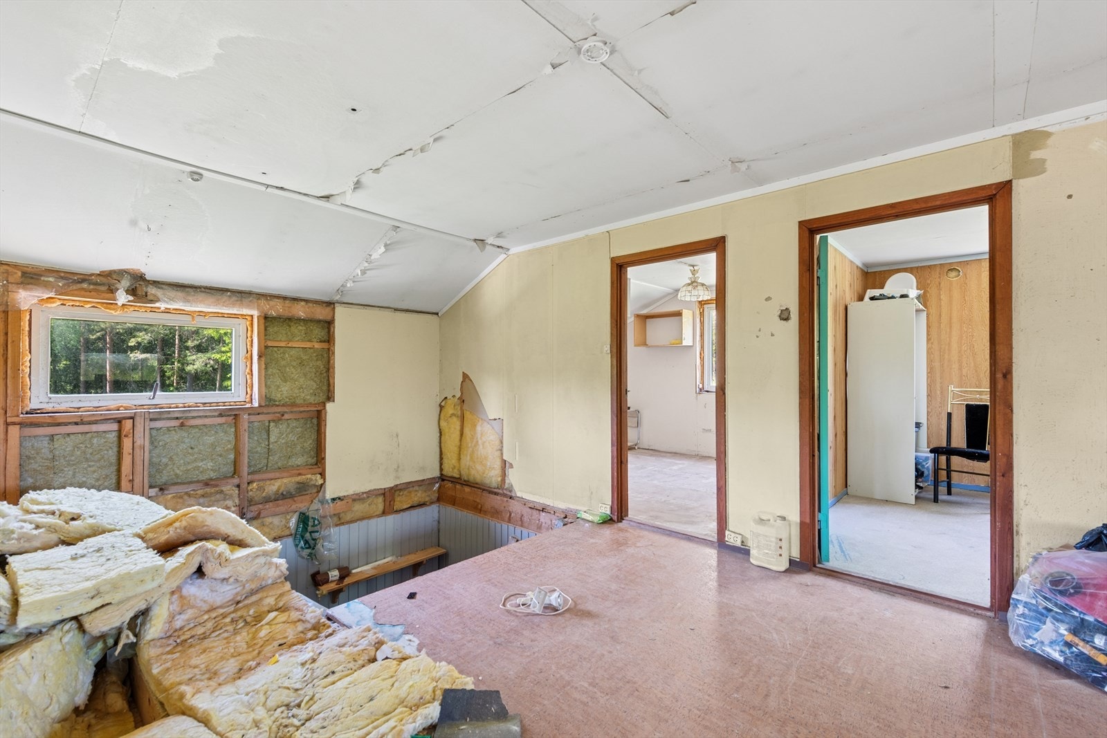 Boligens 2. etasje er ikke isolert og har områder uten gulv. Galleribilde