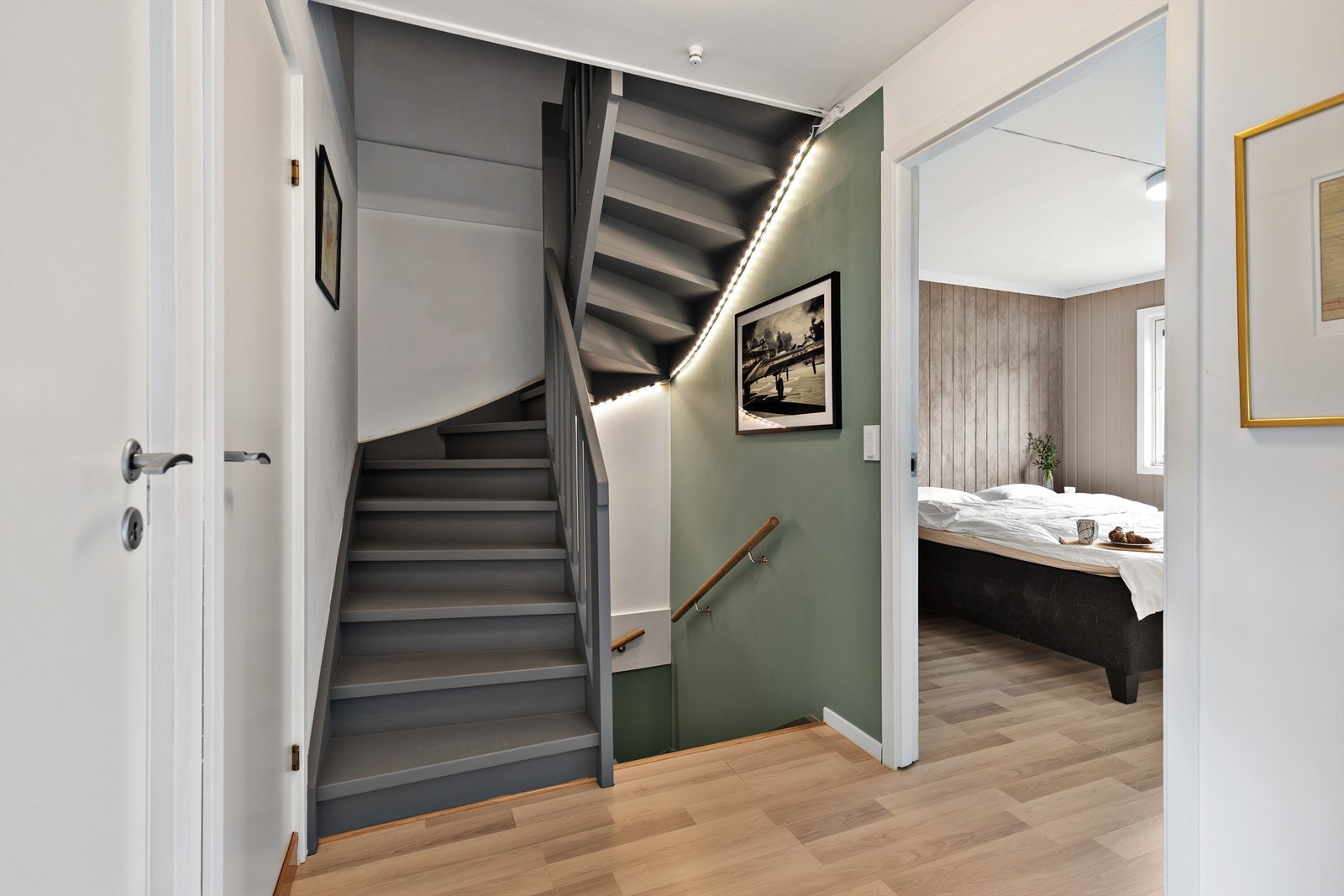 Adkomst opp til boligens loftetasje. Galleribilde