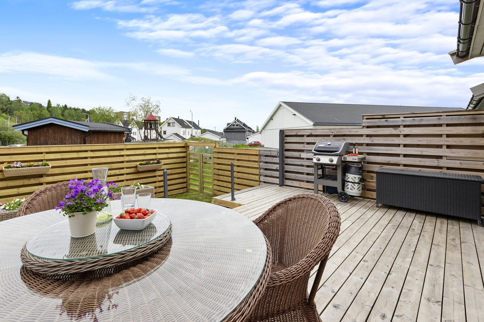 Her kan man fyre opp grillen og invitere venner og familie på grilling. Galleribilde