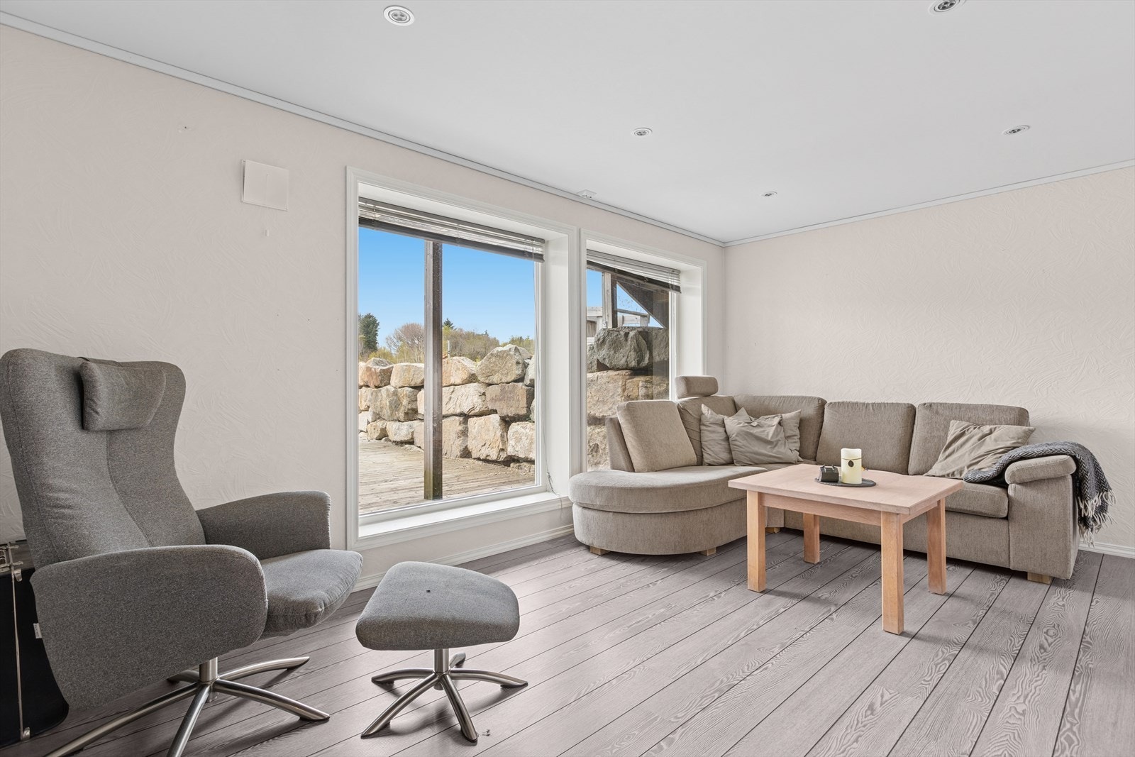 Stue sokkelleilighet. Galleribilde