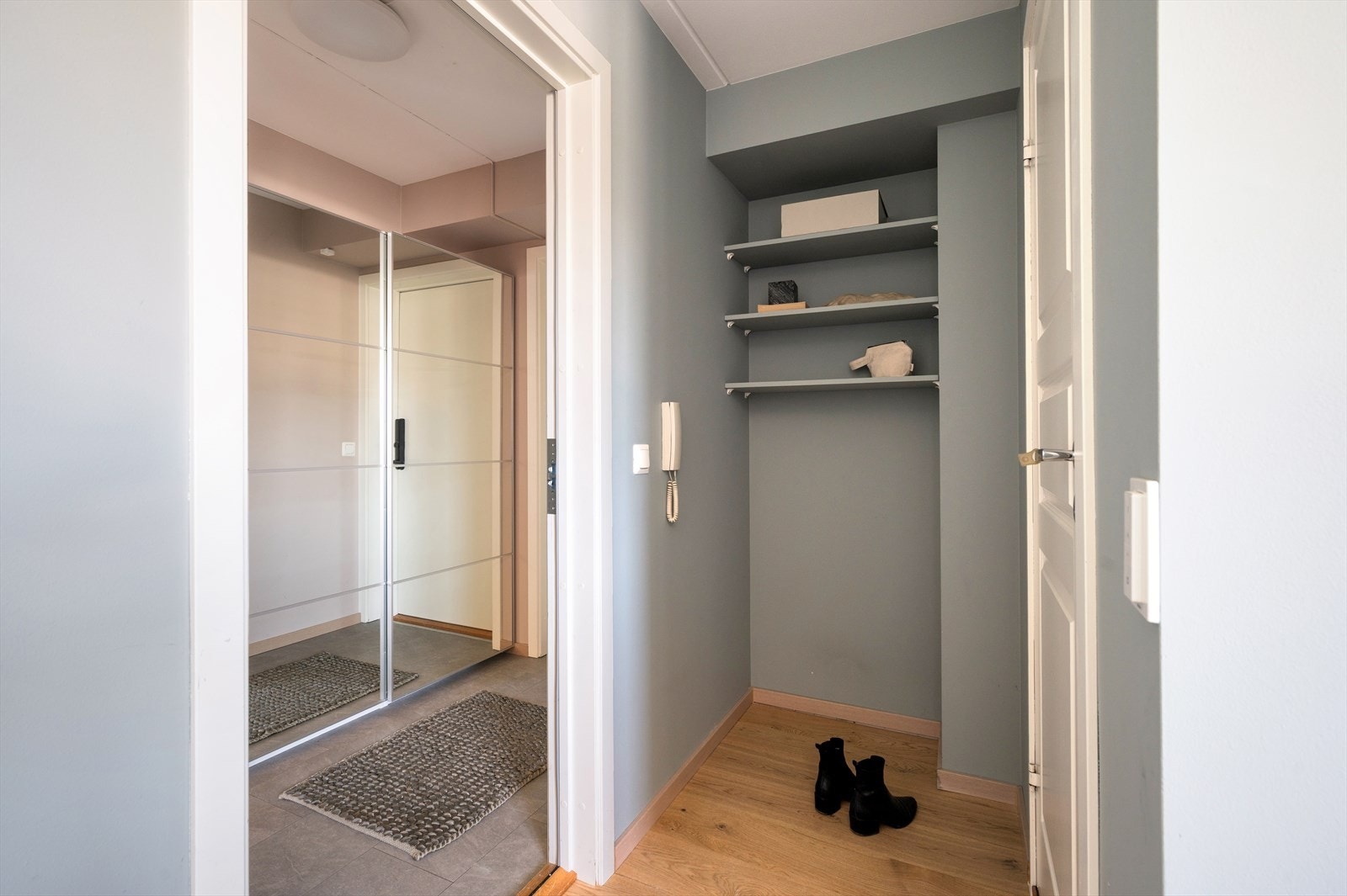 Hybeldelen passer utmerket til utleie, gjesterom eller ungdomsdel. Galleribilde