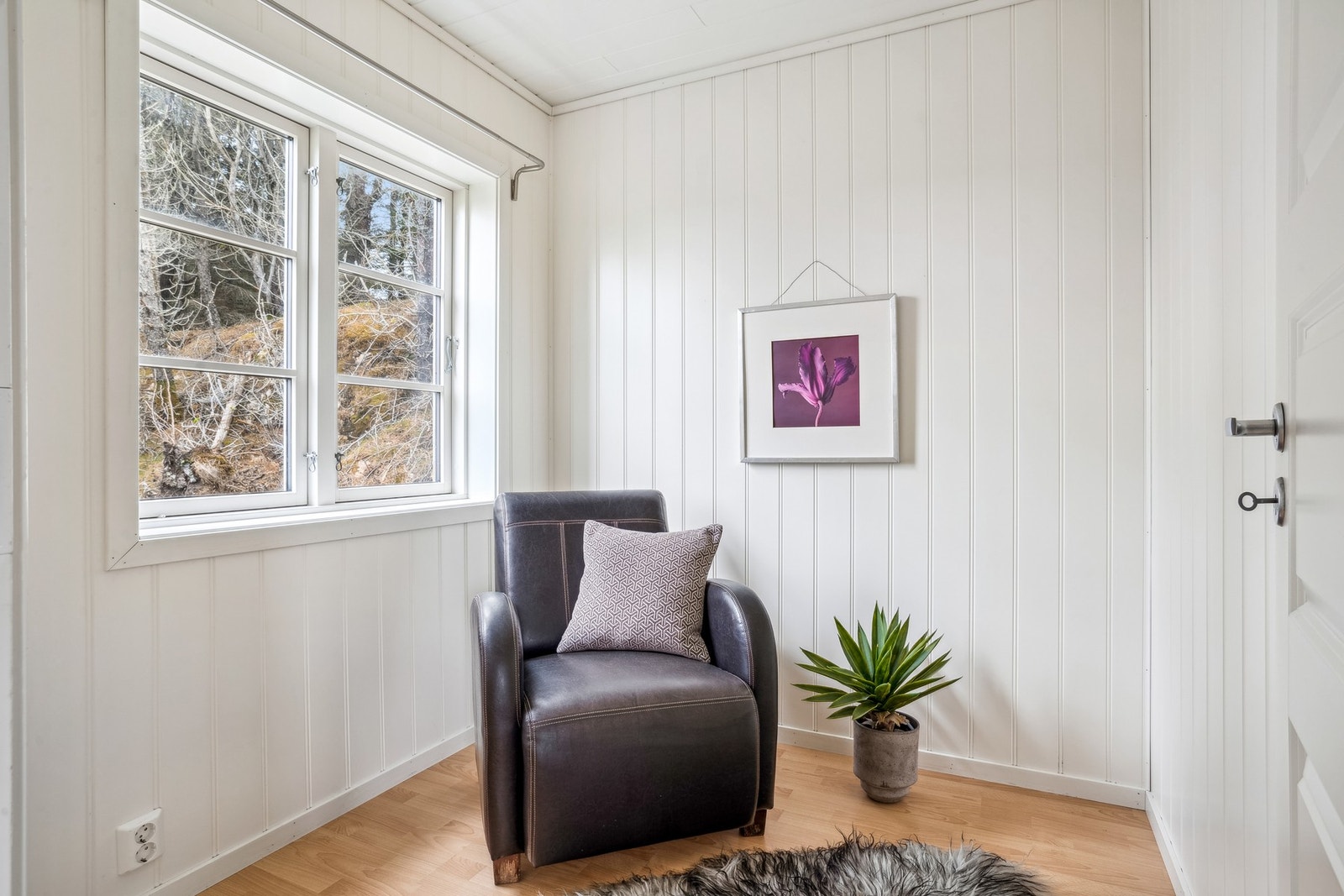 Disp. rom i anneks - Vi gjør oppmerksom på at bygget er godkjent som uthus, og at endringen er søknadspliktig. Kjøper overtar ansvar, risiko og konsekvens knyttet til dette Galleribilde