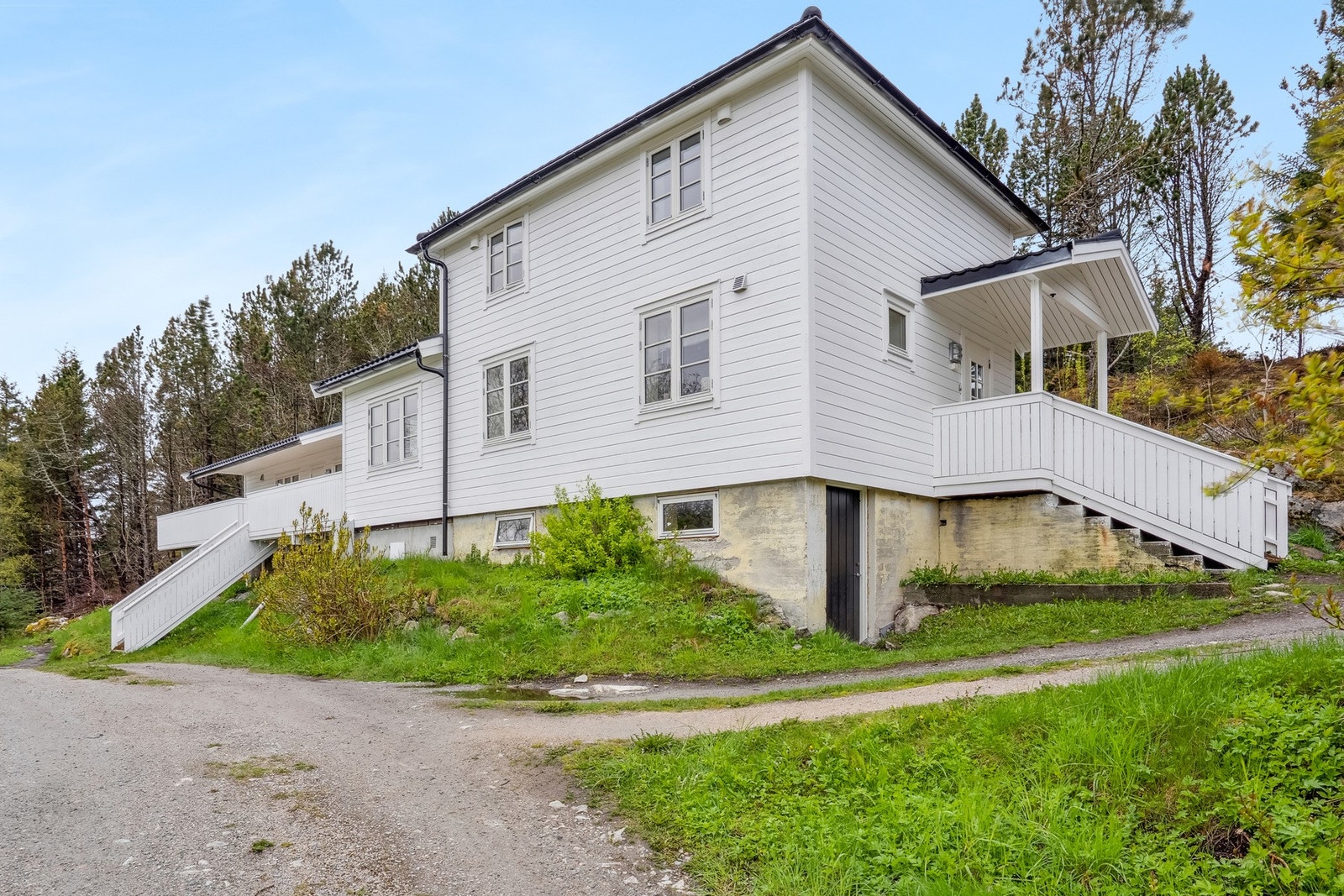 Velholdt og innholdsrik enebolig med fin beliggenhet Galleribilde