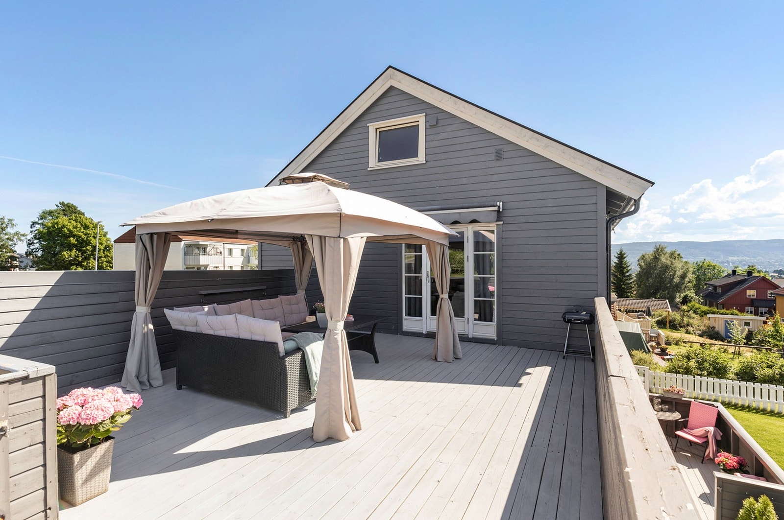 Flott hel tomannsbolig med fine uteområder. (bilde er tatt fra tidligere salg) Galleribilde