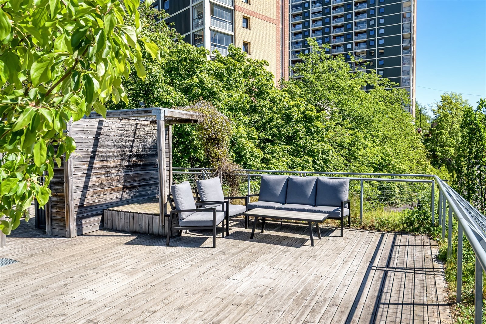 Borettslaget har en idyllisk takterrasse. Galleribilde