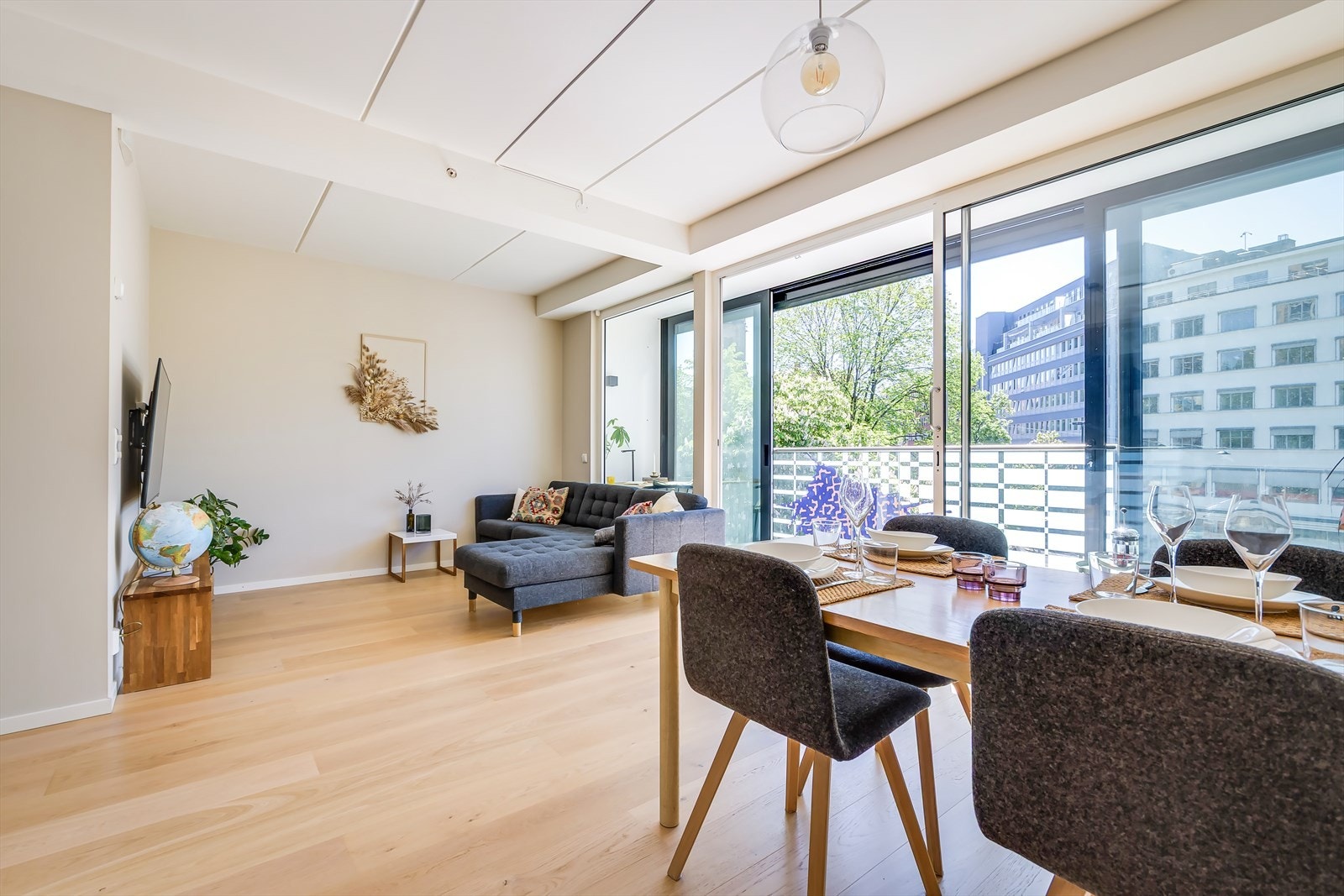 Internett, og a-konto vannbåren varme og varmtvann er inkludert i felleskostnadene. Galleribilde