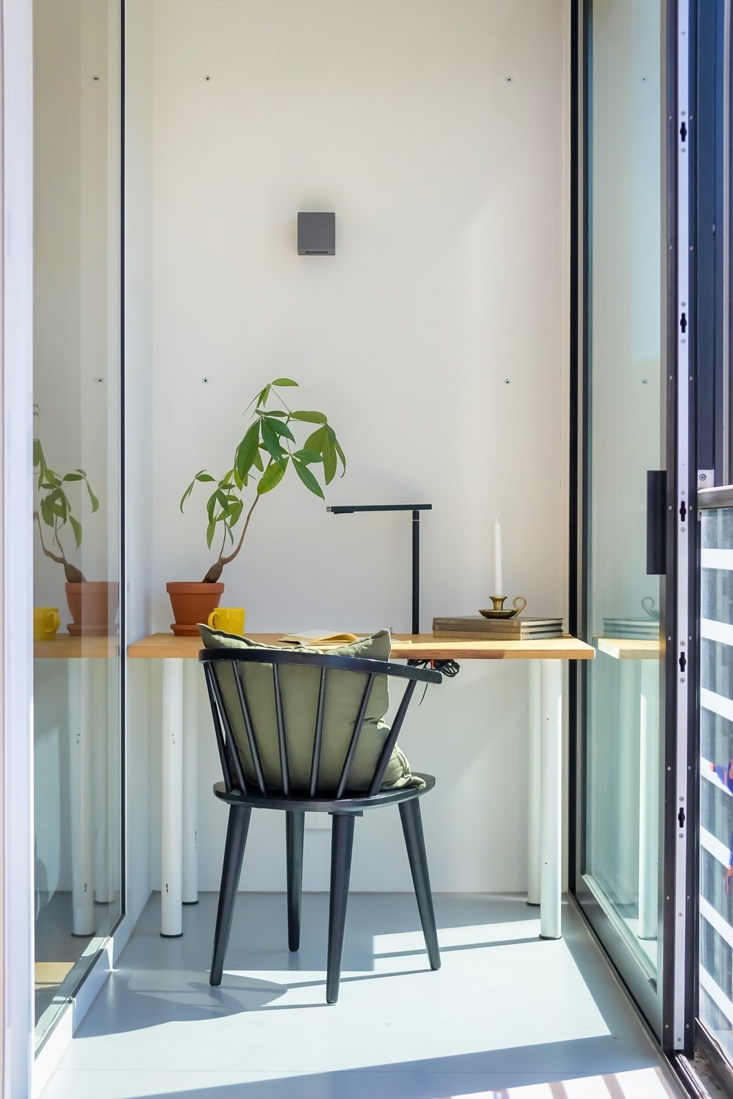 Balkongen kan lukkes helt og kan brukes hele året Galleribilde