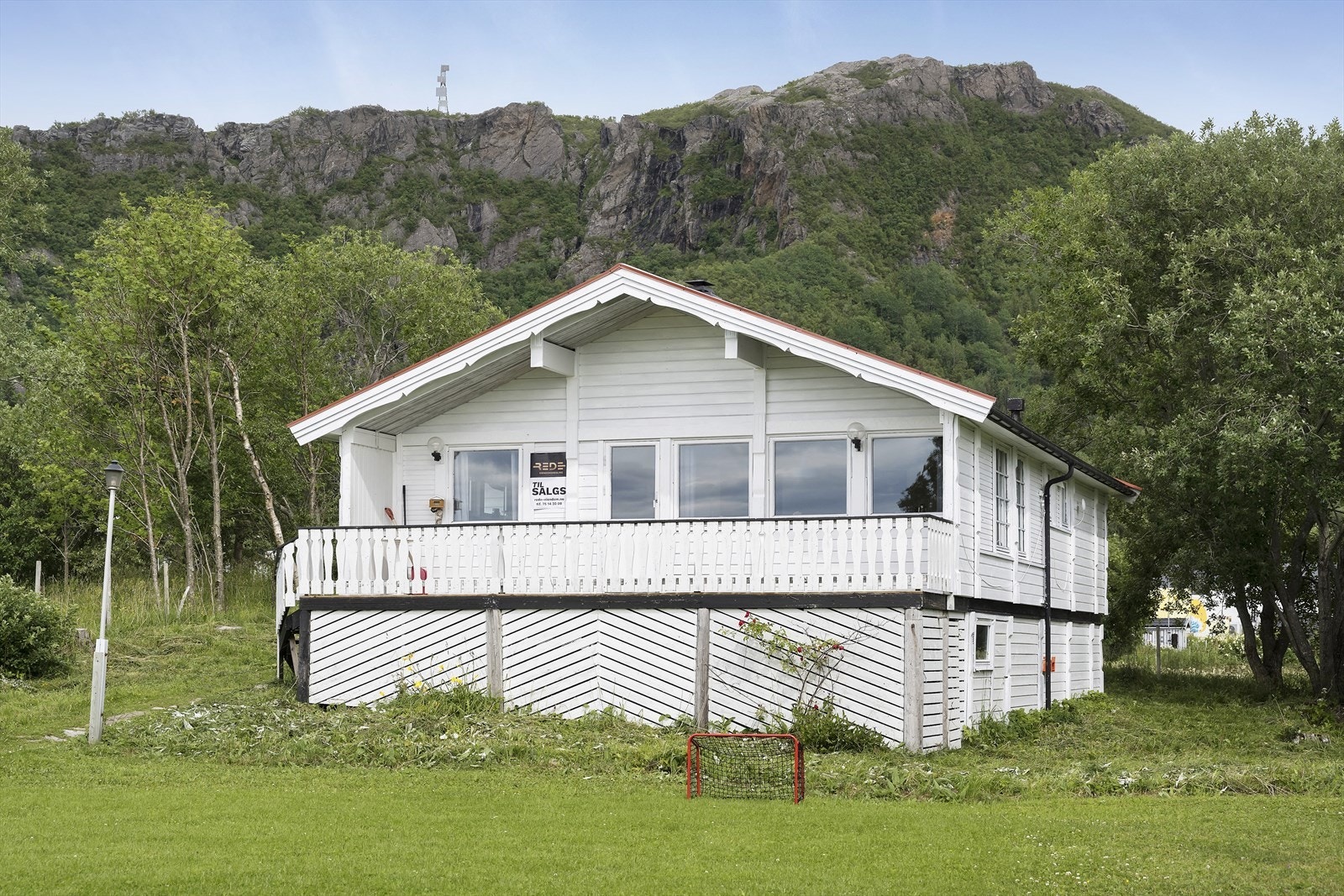 Noe vedlikeholdsetterslep, fint utgangspunkt til en trivelig plass og bo, eller om du ønsker å bruksendre til fritidsbolig. Galleribilde