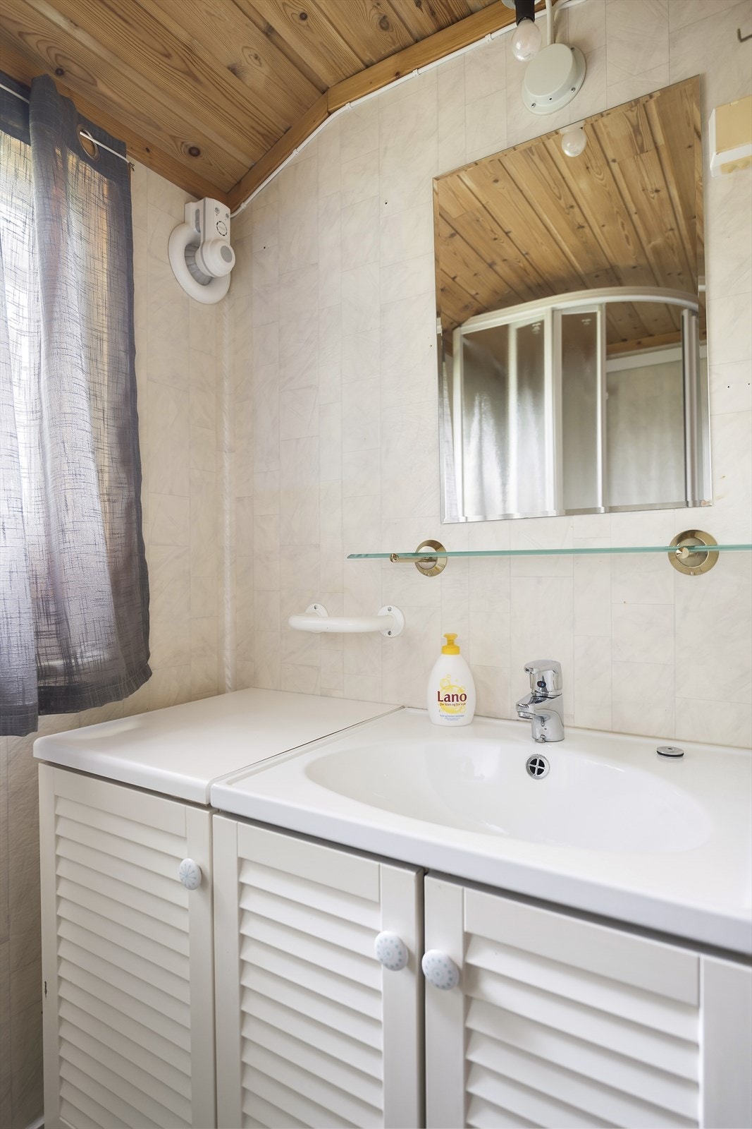 Baderomsinnredning. Galleribilde