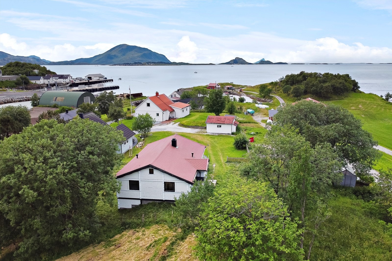 Bolig, i dag brukt som fritidseiendom, sentralt på Tonnes. Galleribilde
