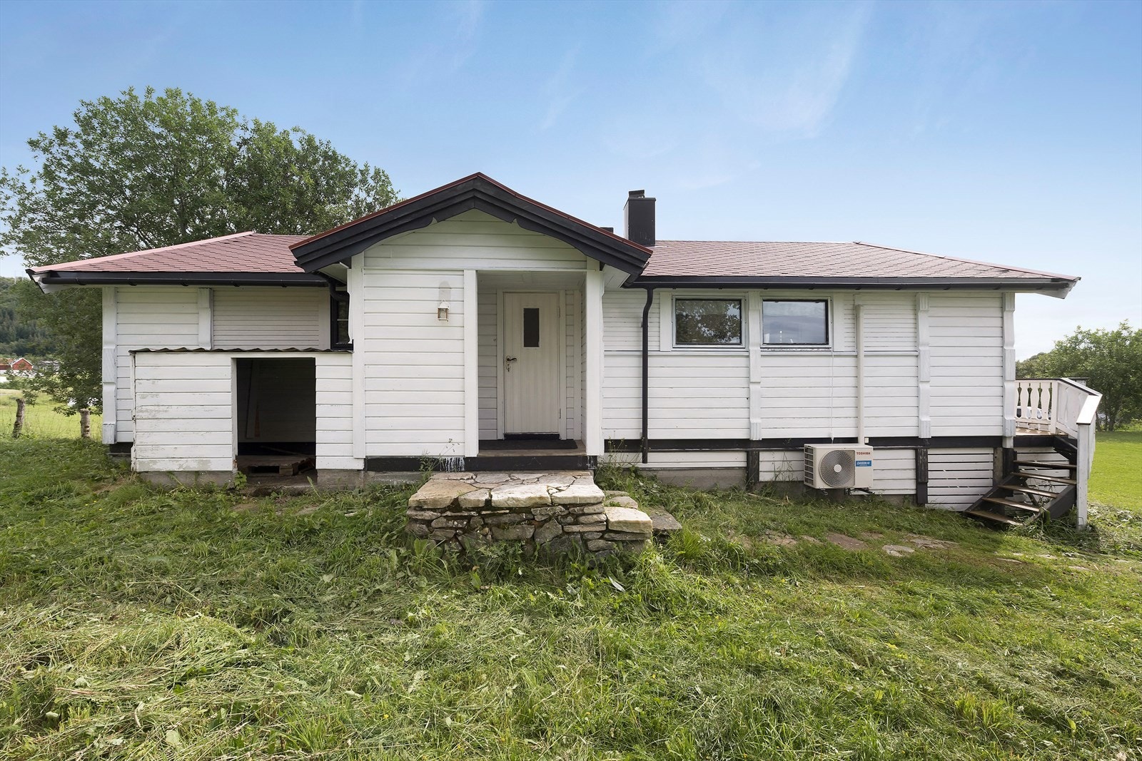 Bebyggelsen i området består i hovedsak av spredd
boligbebyggelse, fritidseiendommer samt en del landbruk og næringsvirksomhet. Galleribilde