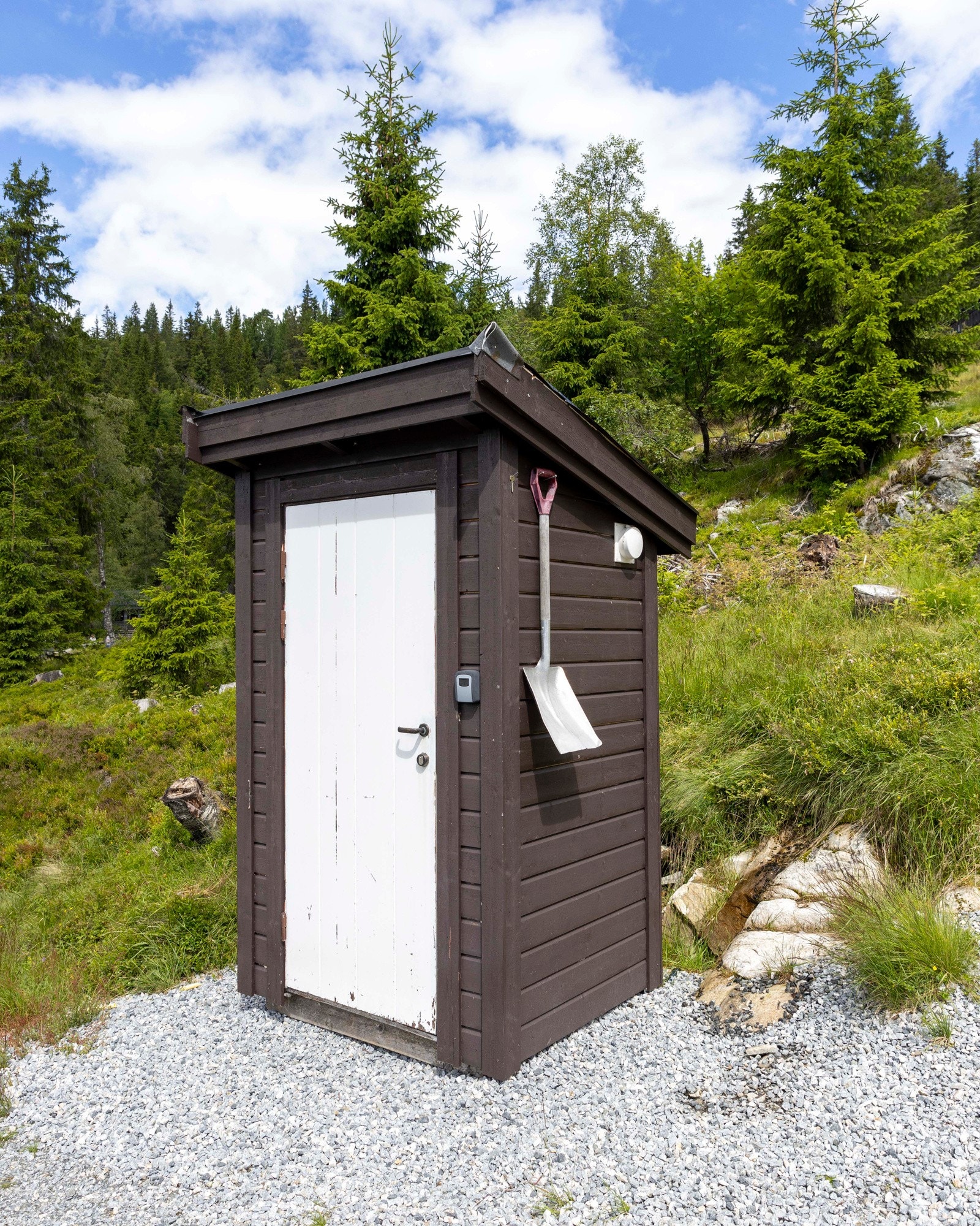 Pumpehus for borrevann - deles med hyttenaboene Galleribilde