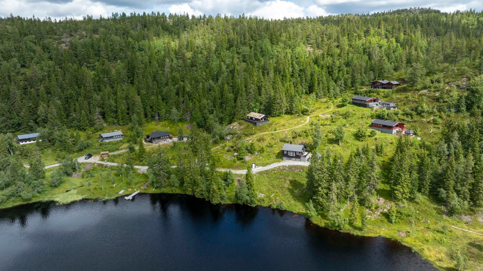 Her kan du leve harmonisk i ett med naturen, nyte fredelige dager og aktive uten dørsopplevelser året rundt. Galleribilde