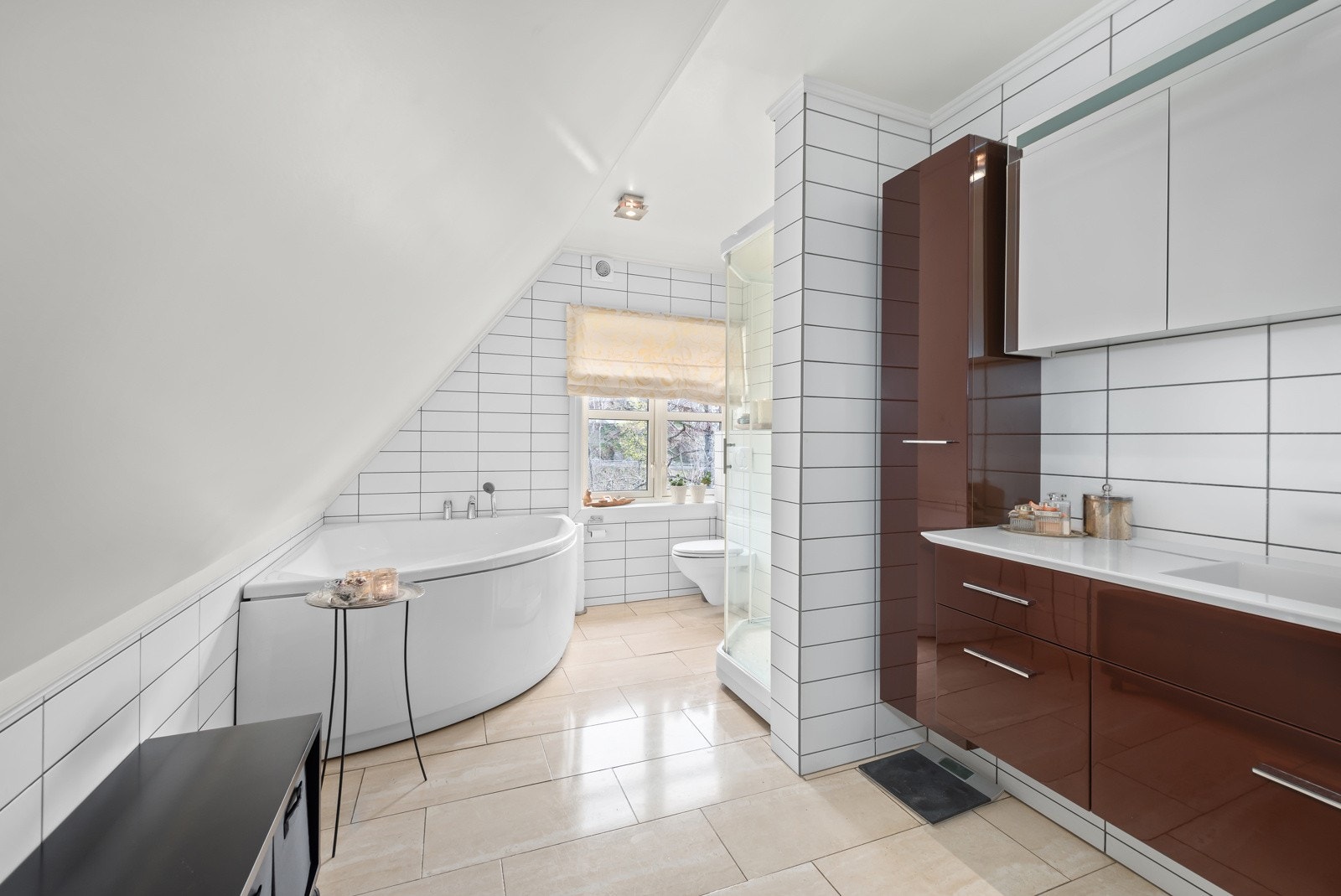 Flislagt bad fra 2010. Galleribilde