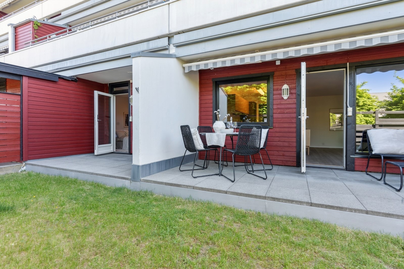 Terrassens gode størrelse gir mulighet til å innrede etter eget ønske og behov. Galleribilde