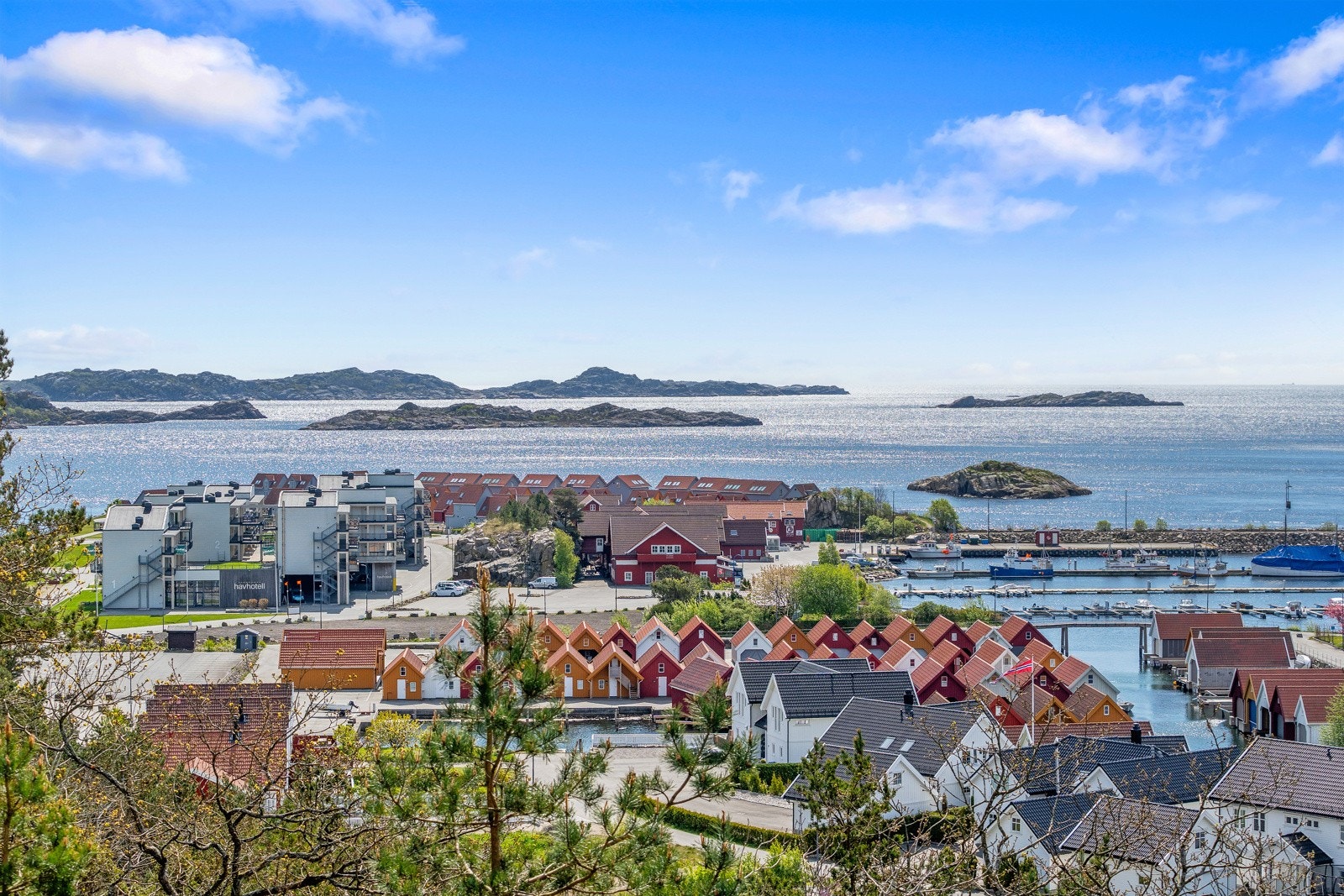 Velkommen til Njerveåsen 35! Solrik utsiktstomt innerst i blindvei på Njerveåsen på Spangereid. Galleribilde