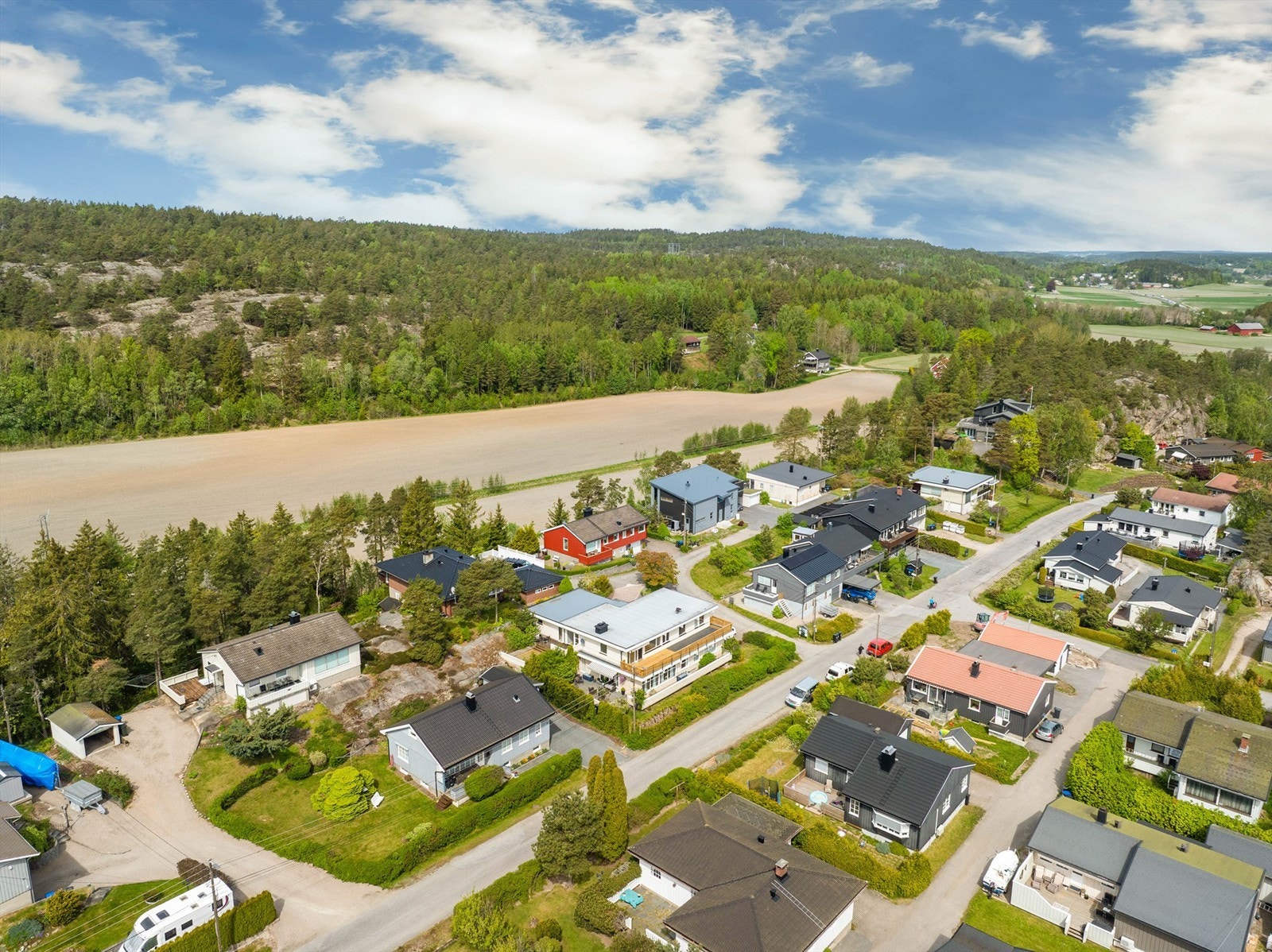 I Brekkefaret råder et fredelig og barnevennlig miljø. Gaten er uten gjennomkjøringsmulighet og lite trafikkert. Galleribilde