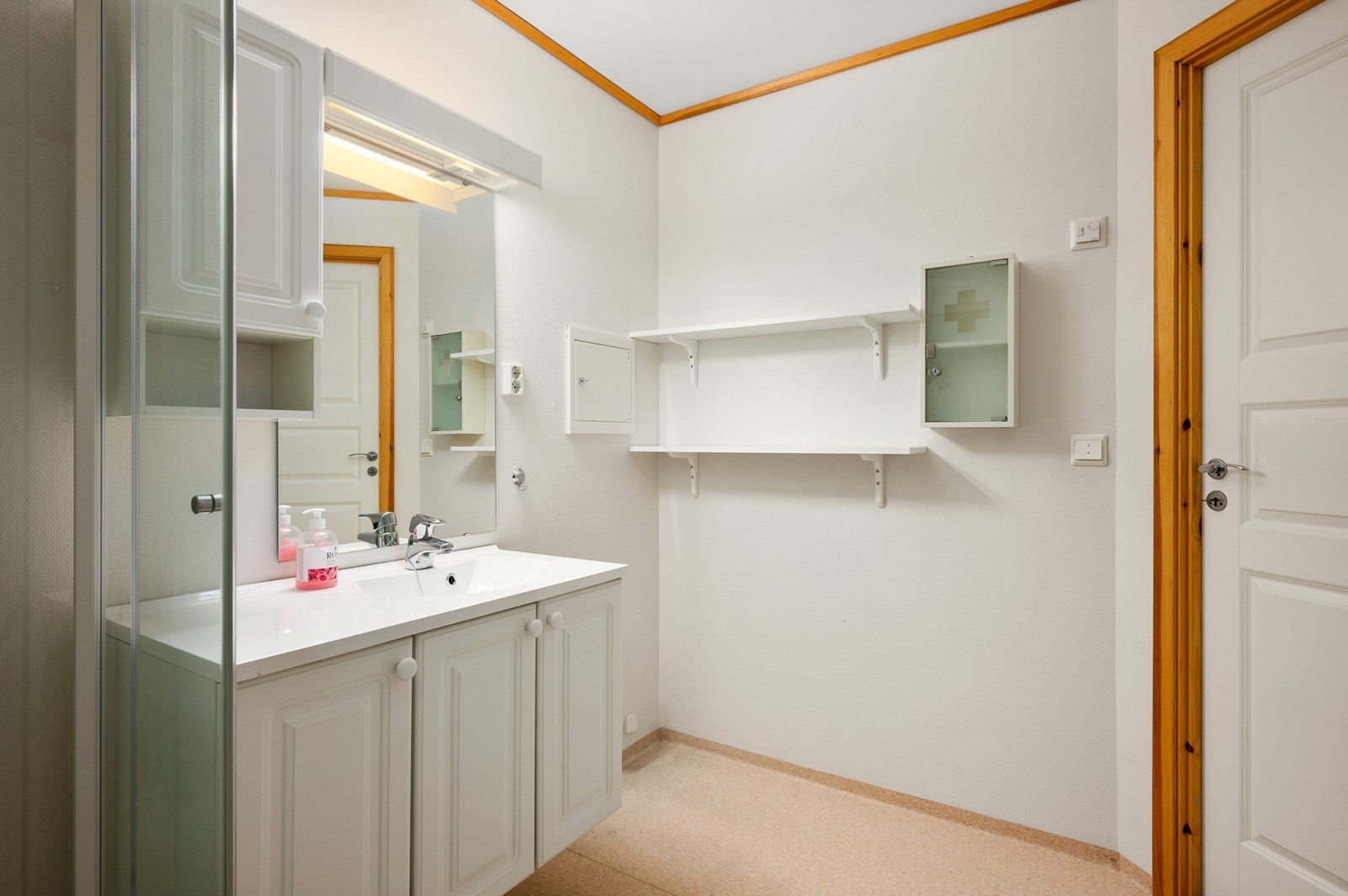 Rommet har elektriske varmekabler Galleribilde