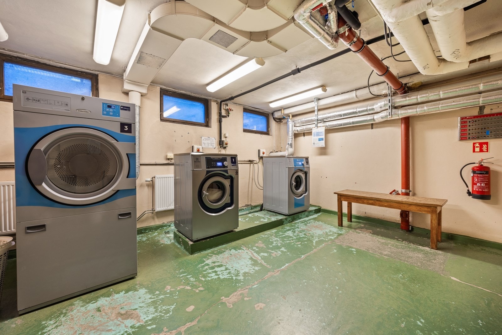 Leiligheten har opplegg for vaskemaskin på bad, samt er det felles vaskeri i kjeller Galleribilde