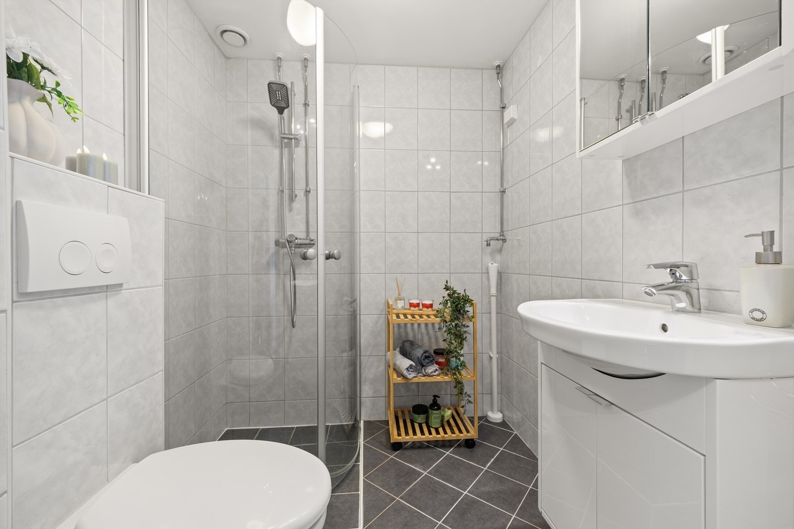 Leiligheten har et fint bad fra 2014 - oppusset i regi av borettslaget Galleribilde