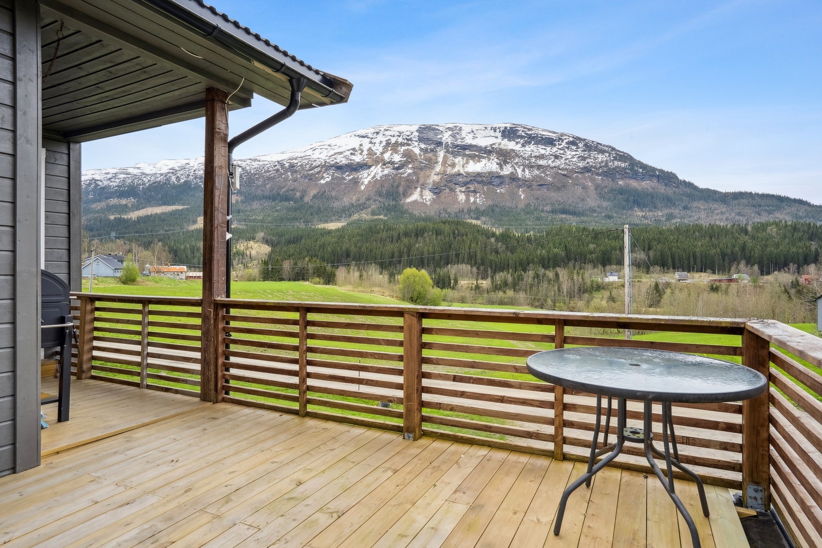 Balkong på ca 30 kvm. Galleribilde