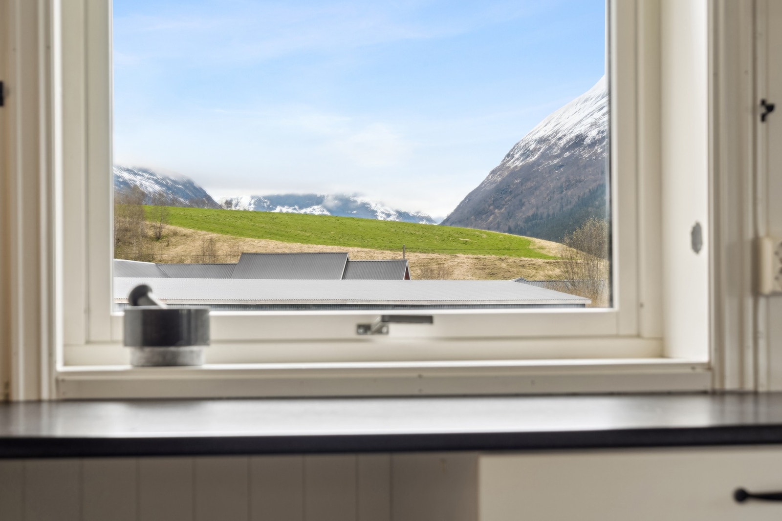 Utsikt fra kjøkkenvinduet. Galleribilde