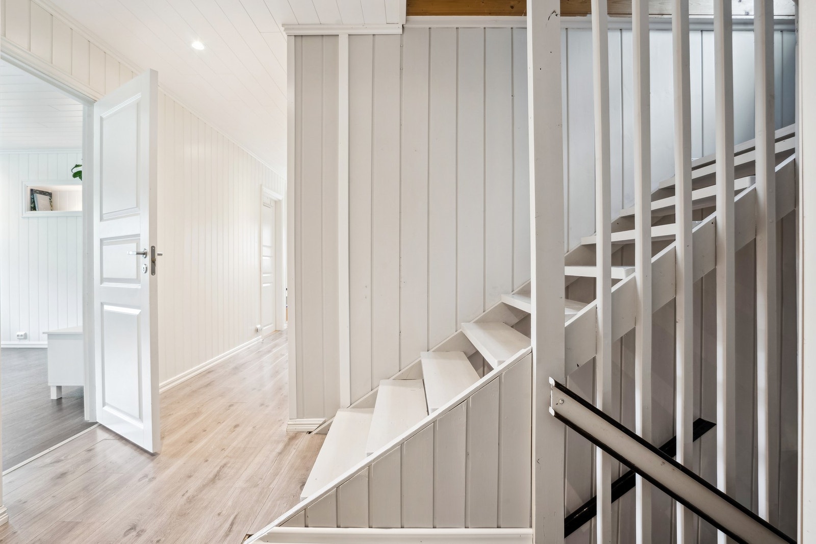 Trapp opp til loftsetasjen. Galleribilde