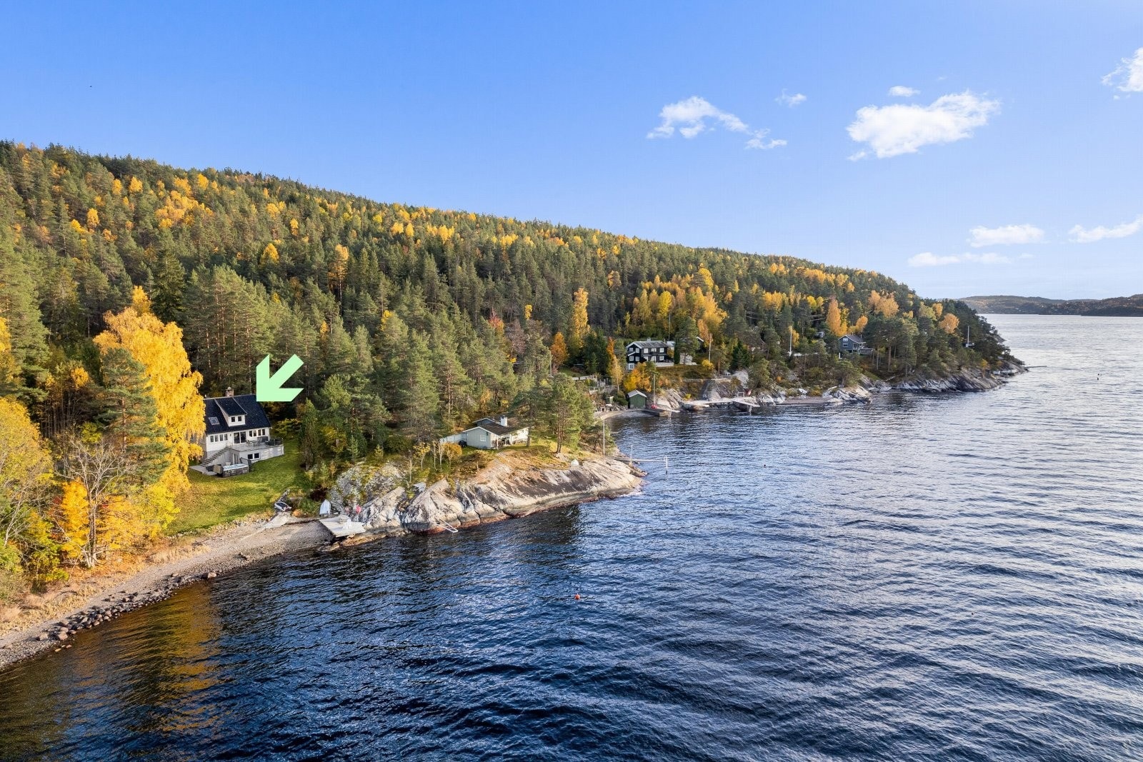 I naturskjønne omgivelser ved Bunnefjorden ligger en av områdets best bevarte hemmeligheter - Ingierstrandveien 76 Galleribilde