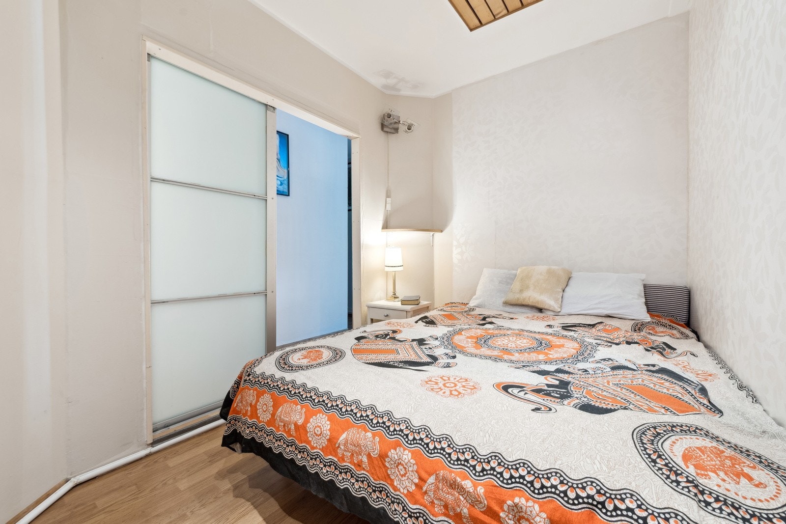 Leiligheten byr på en koselig og funksjonell alkove som utnytter plassen effektivt. Galleribilde