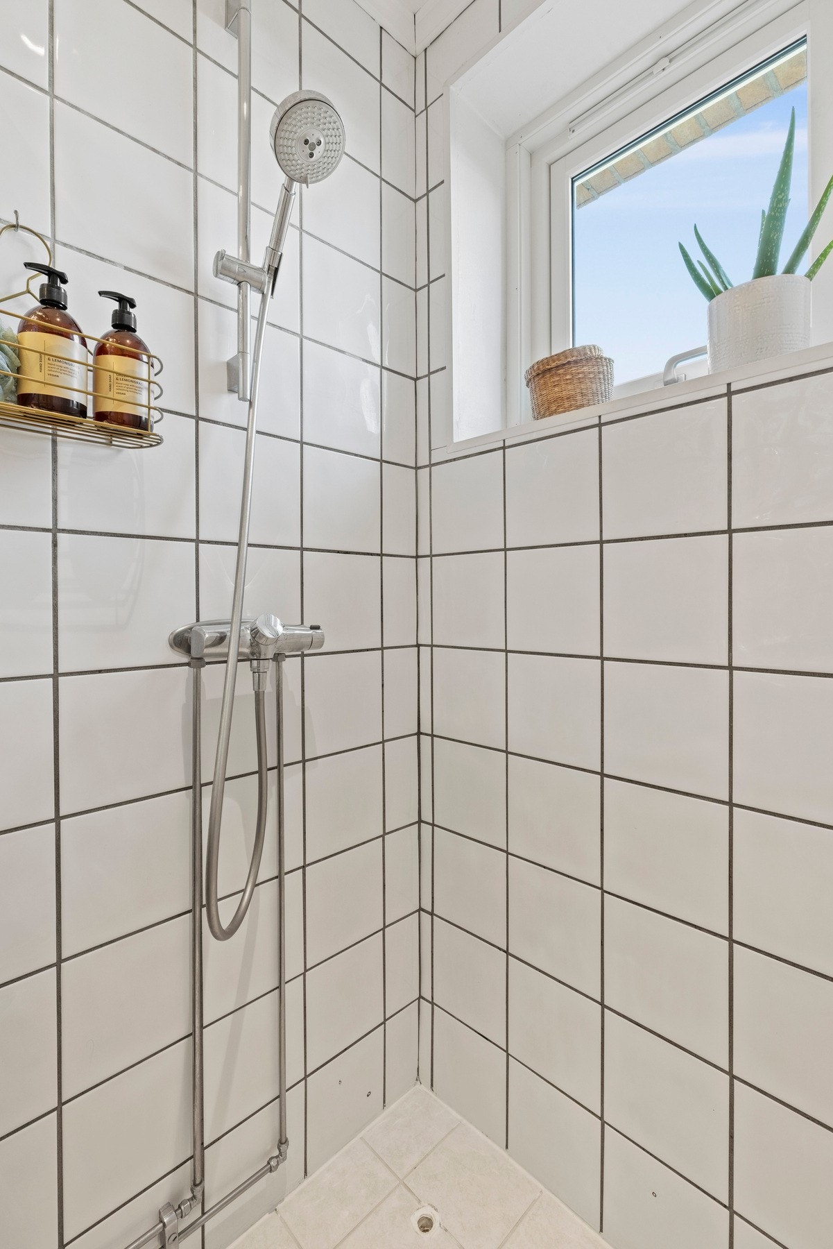 Et vindu tilfører naturlig lys Galleribilde