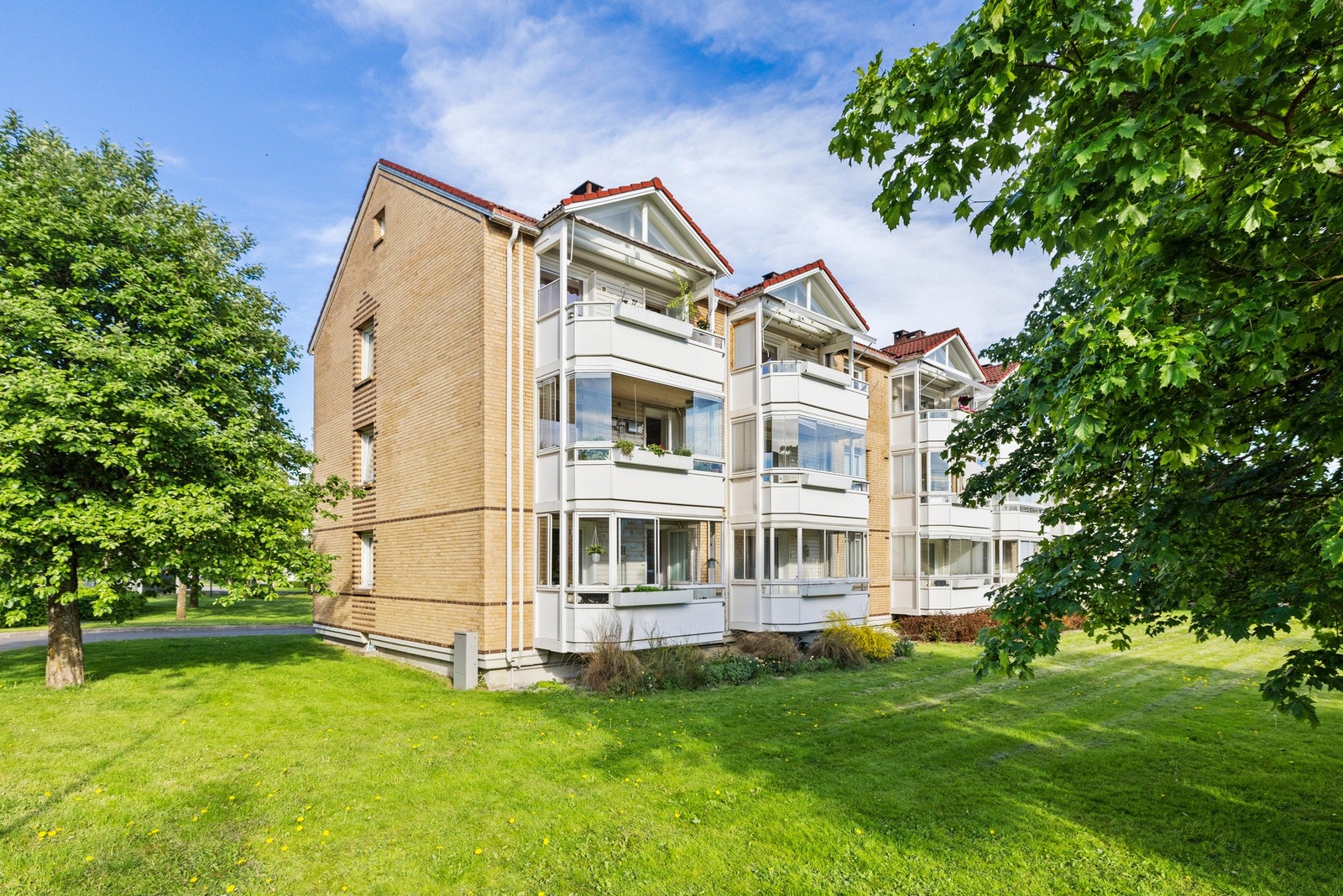 Boligen ligger i et stille og rolig område, og har god beliggenhet Galleribilde