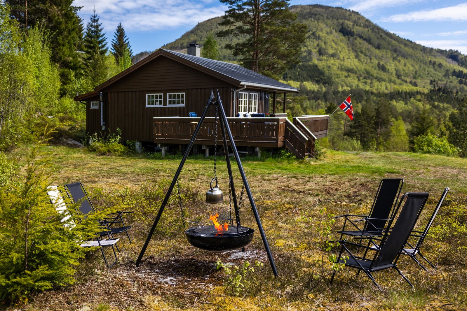 En sjarmerende fritidseiendom beliggende i Engsetdalen. Galleribilde