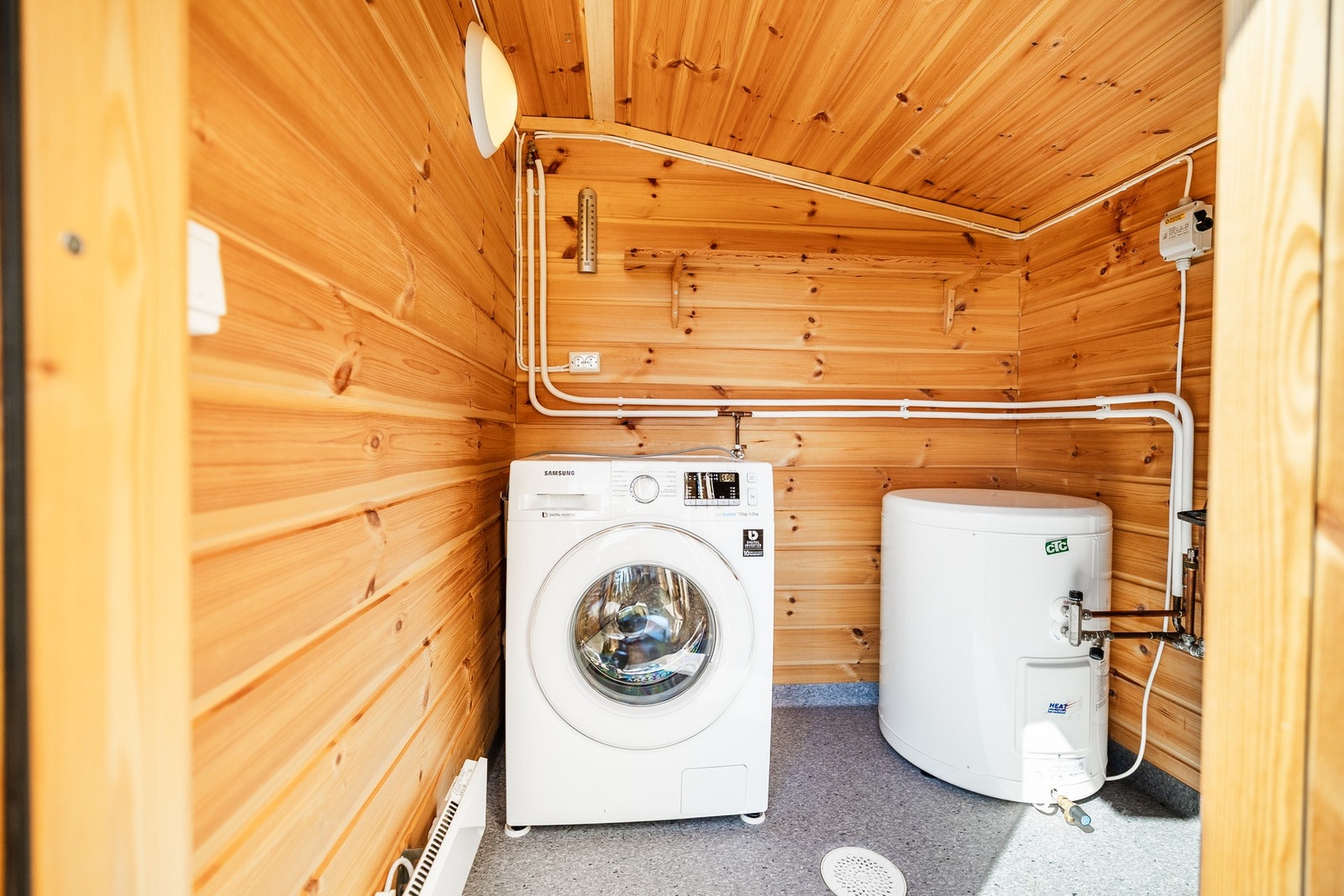 Vaskerom/teknisk rom er har ekstern inngang. Galleribilde