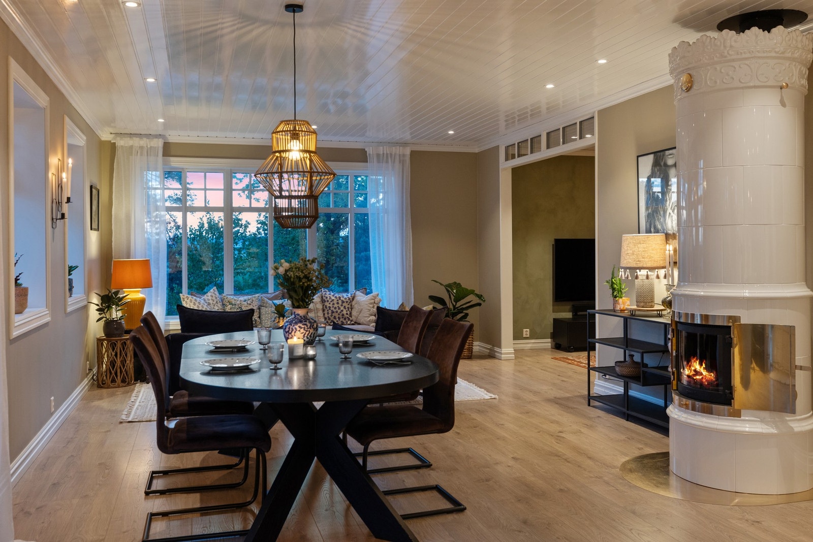 Stor enebolig med høy standard og familievennlige løsninger.
Spørsmål? Kontakt PrivatMegleren v/ Martin Spinnvåg tlf 41656540 Galleribilde