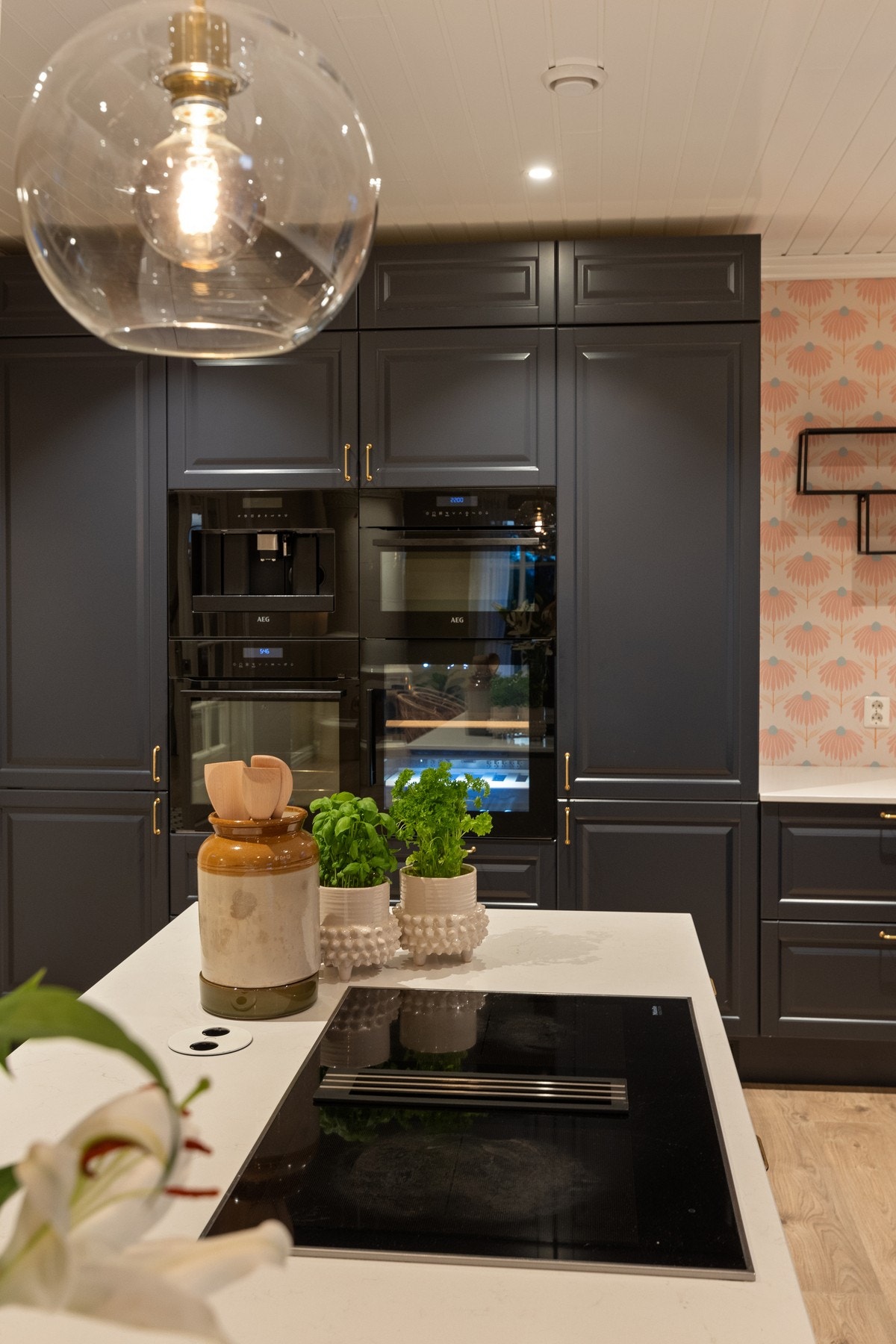 Integrerte hvitevarer fra AEG og Miele Galleribilde