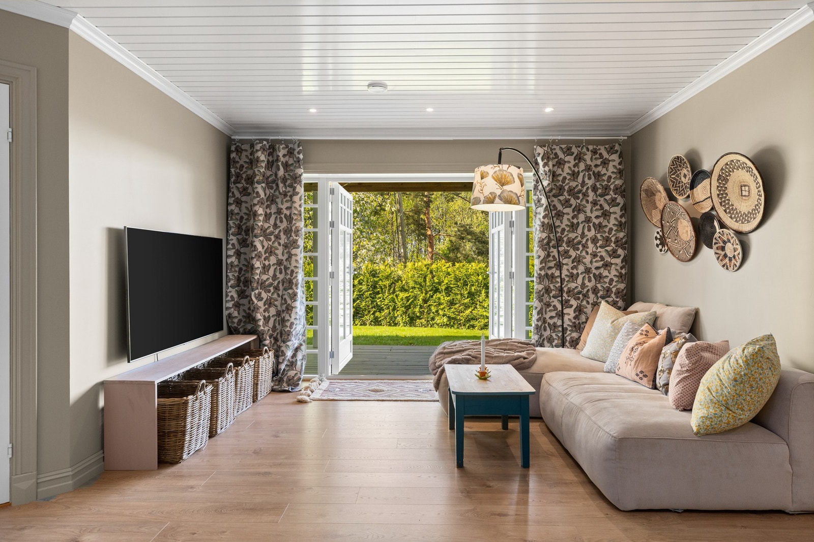 Ideell som TV-stue, lekerom eller en rolig sone for avslapning. Galleribilde