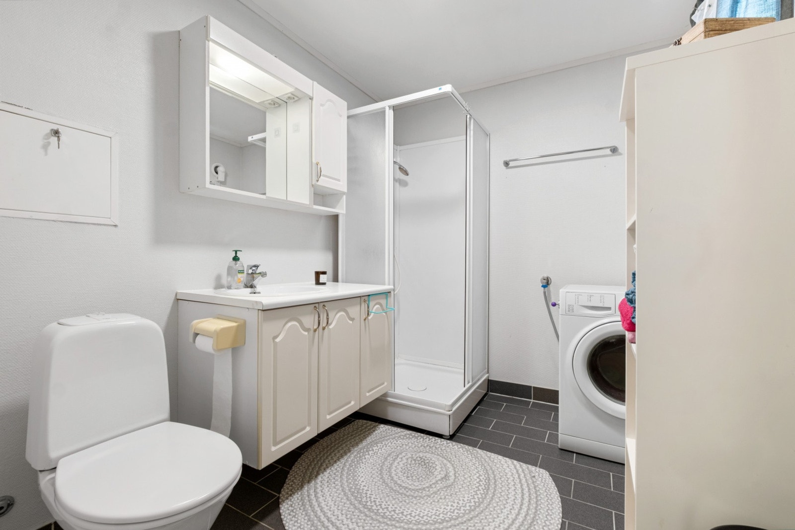 Flott bad med varme i gulv. Galleribilde