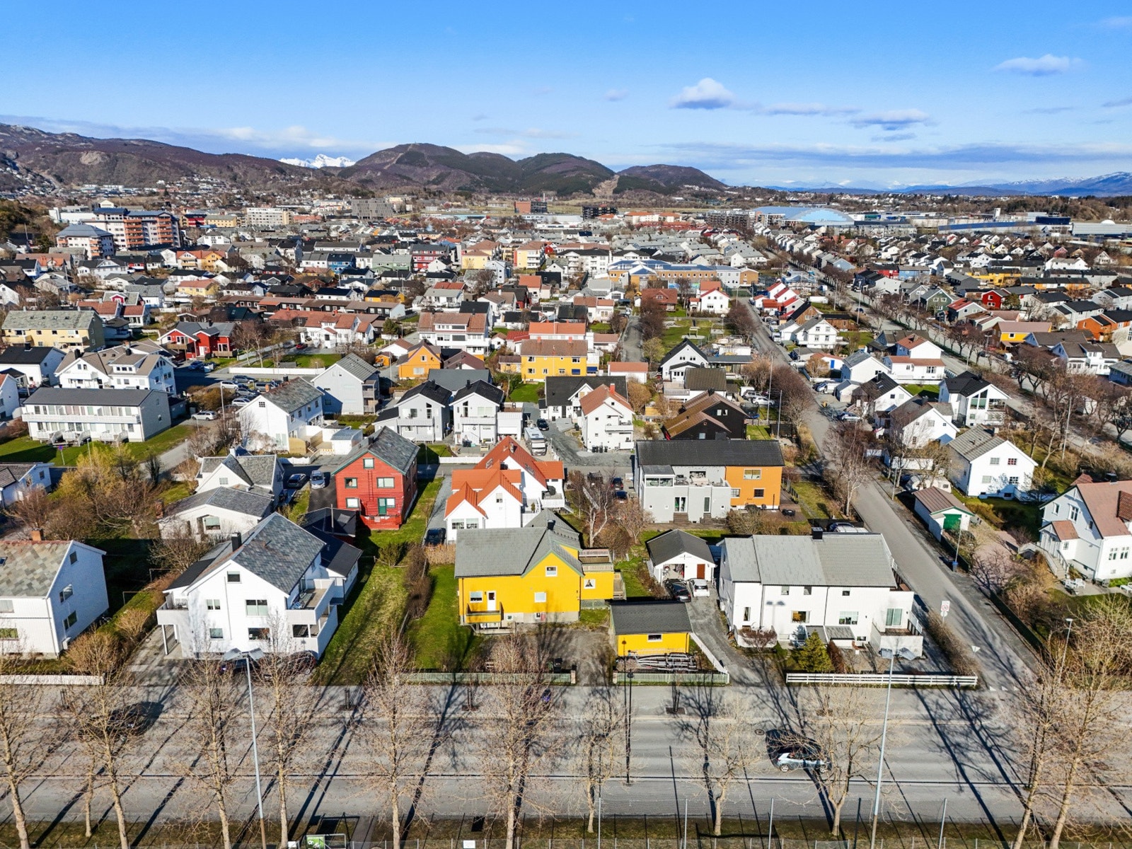 Boligen ligger i Østbyen som er ca 10 min gange fra Glasshuset. Galleribilde