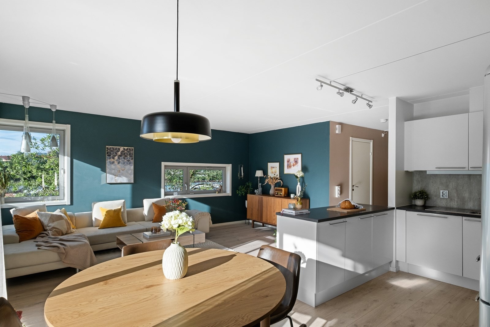 Stor og sosial sone. Galleribilde