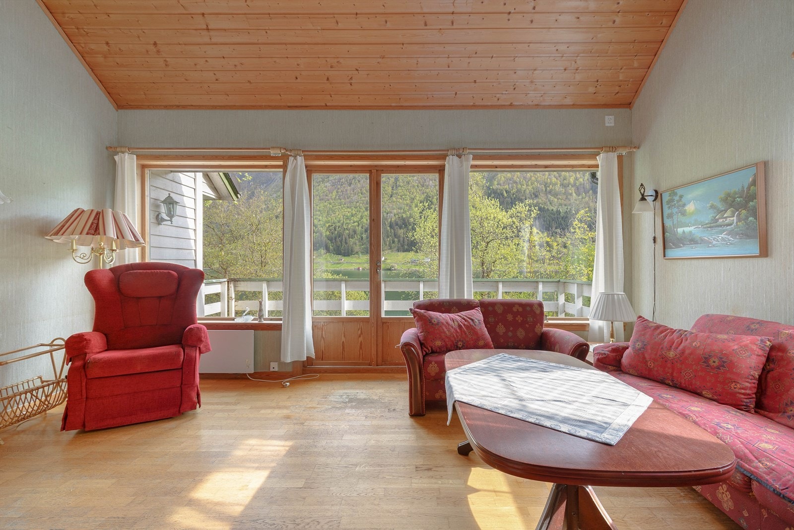 Her har du moglegheiten til å skape deg din draumeheim med ein fantastisk beliggenhet. Galleribilde